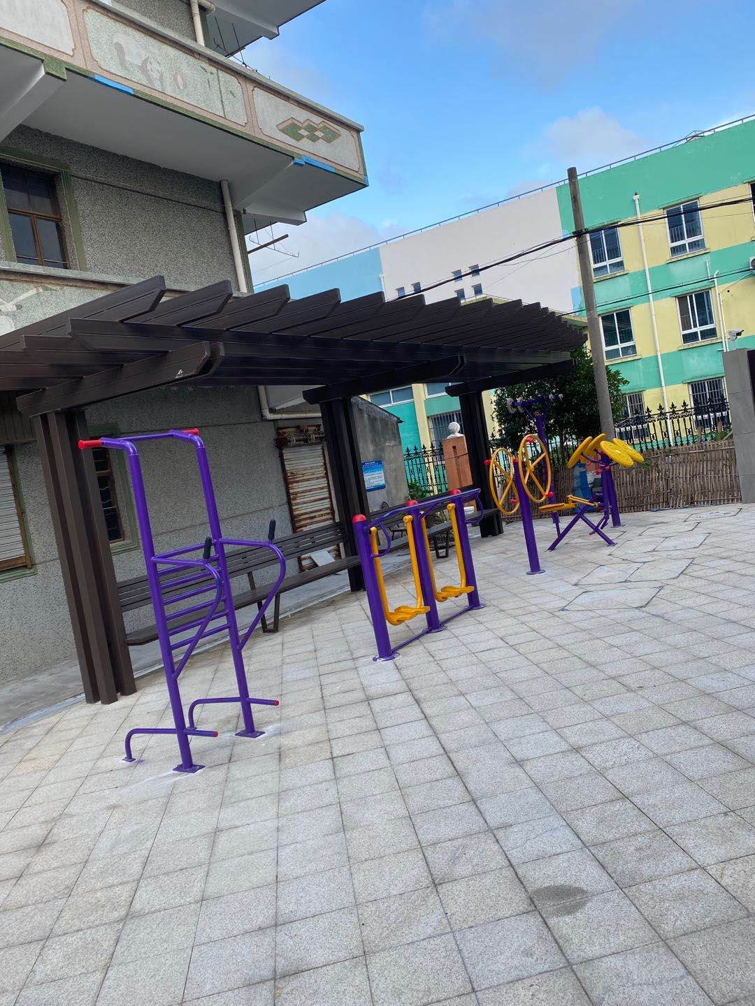 老港居民委員會鑫盛路59號（東面）健身苑點(diǎn)