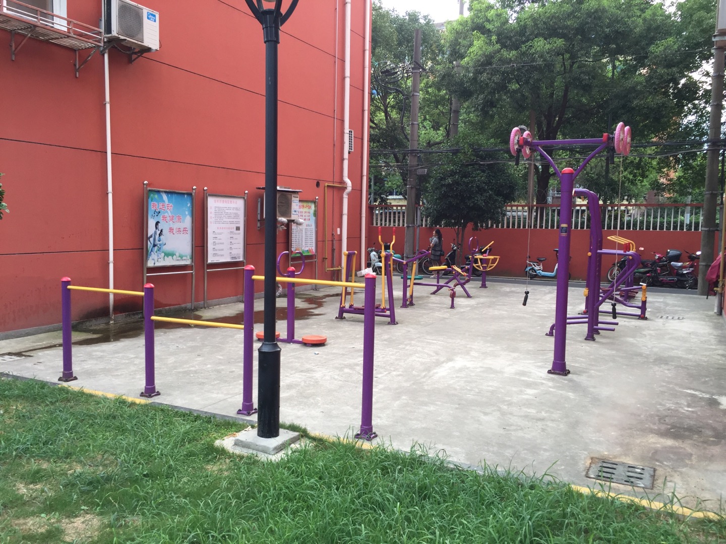 金豐居委南區(qū)健身點(diǎn)