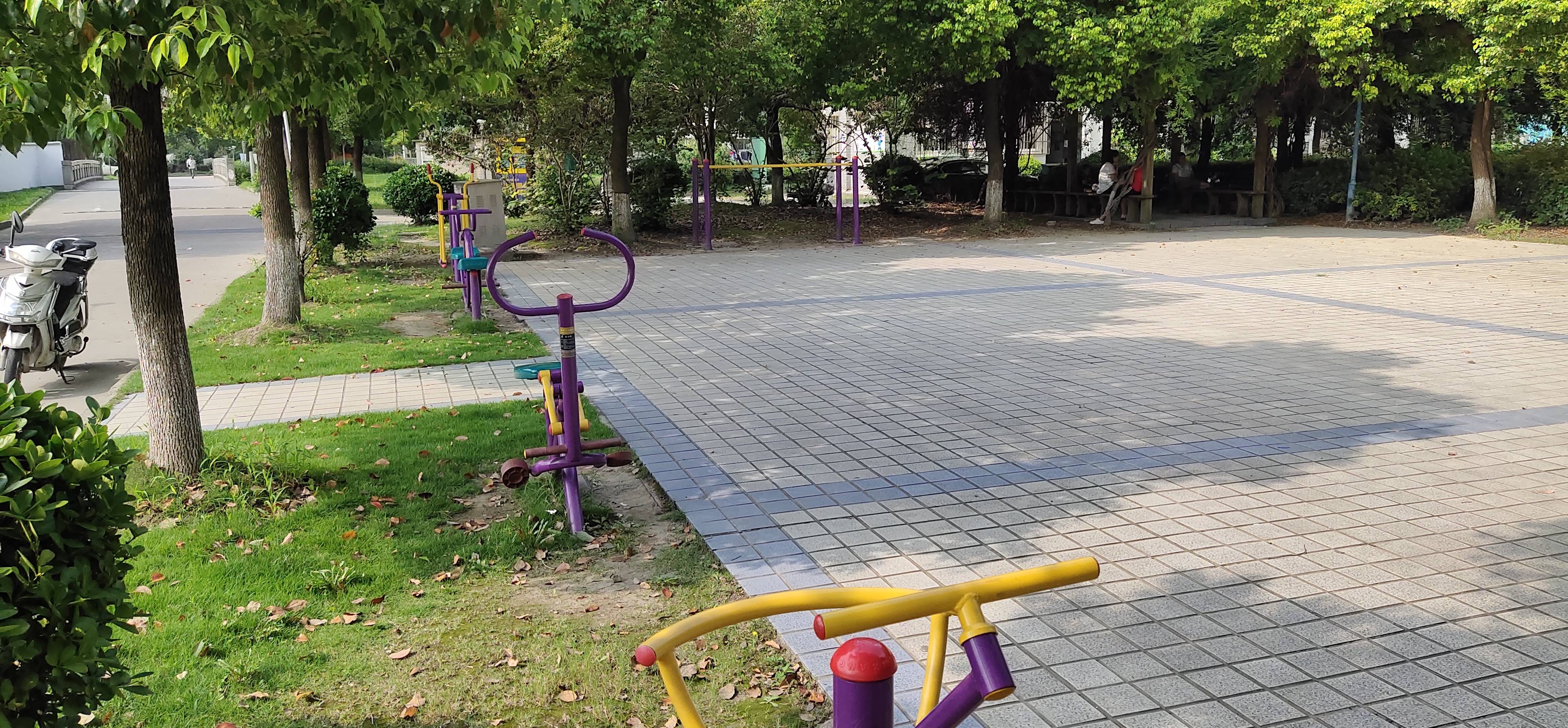 羅新居委健身苑點1