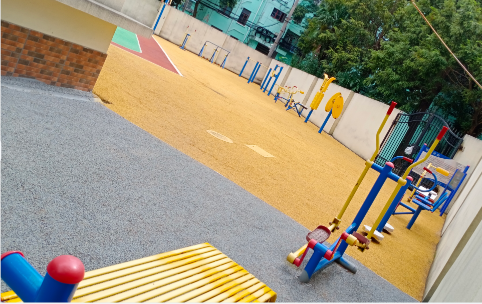 服務(wù)中心健身苑