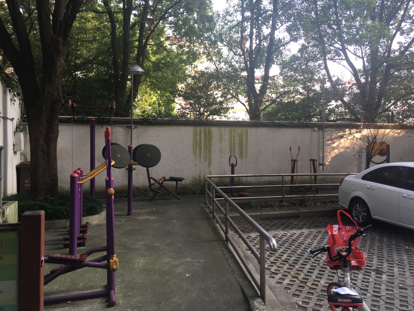 海濱二村一居健身點