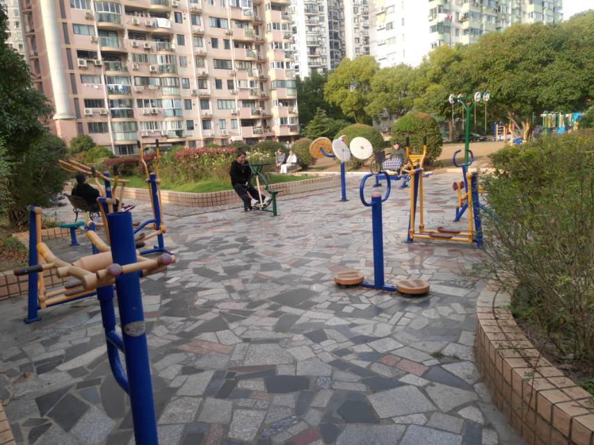 昌里花園居委71弄健身點(diǎn)