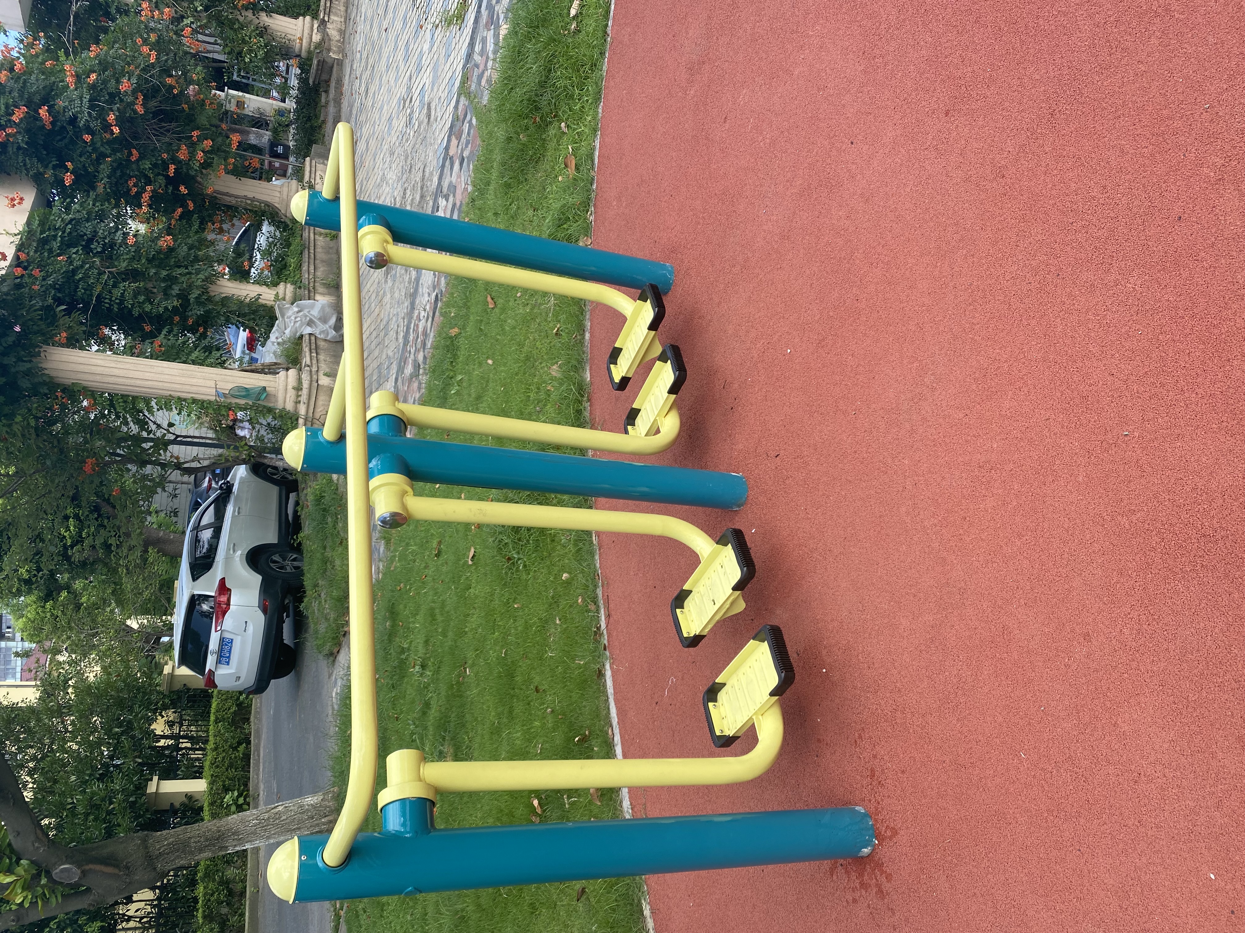 二位智能太空漫步機(jī)