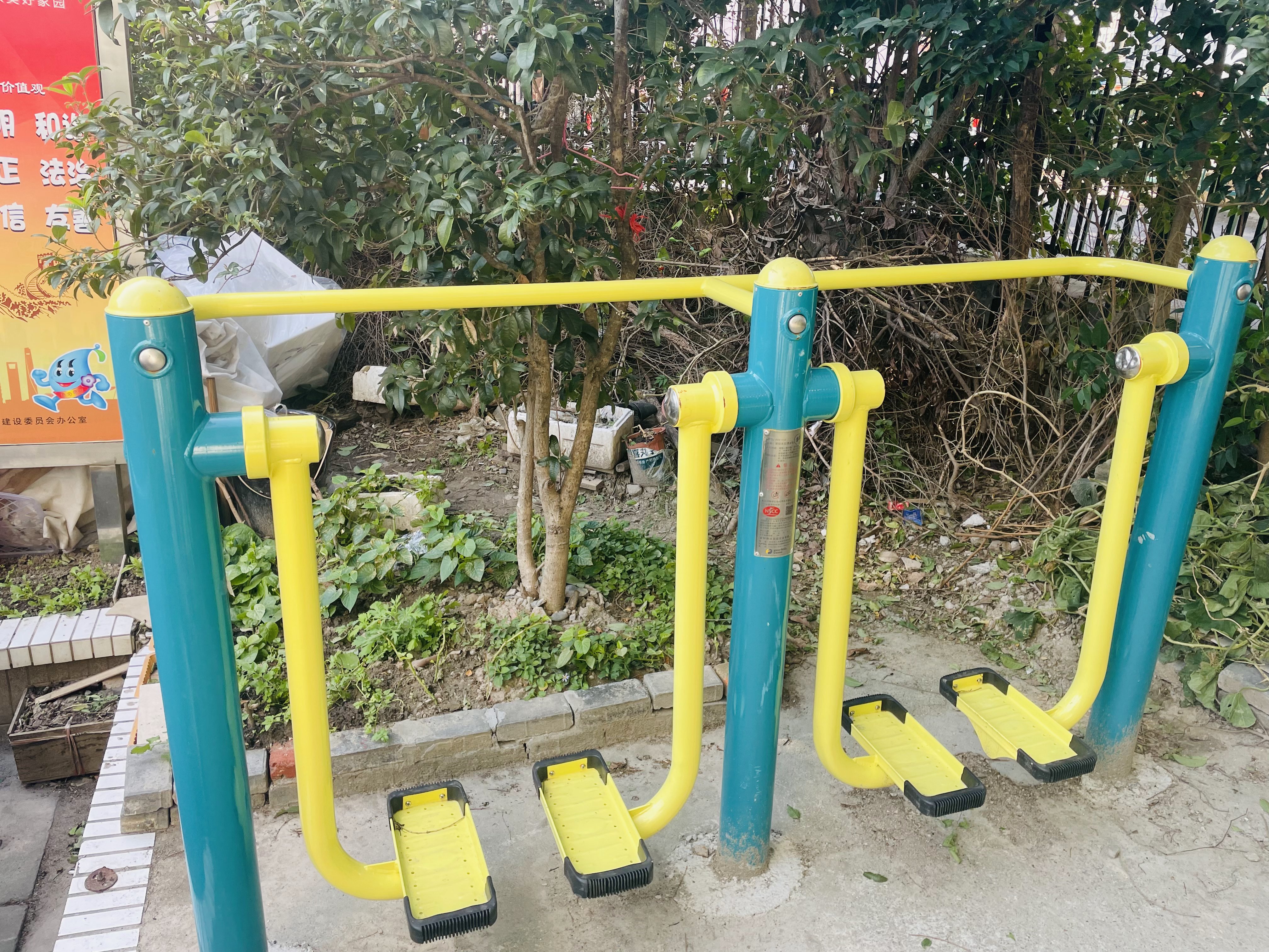 二位智能太空漫步機(jī)