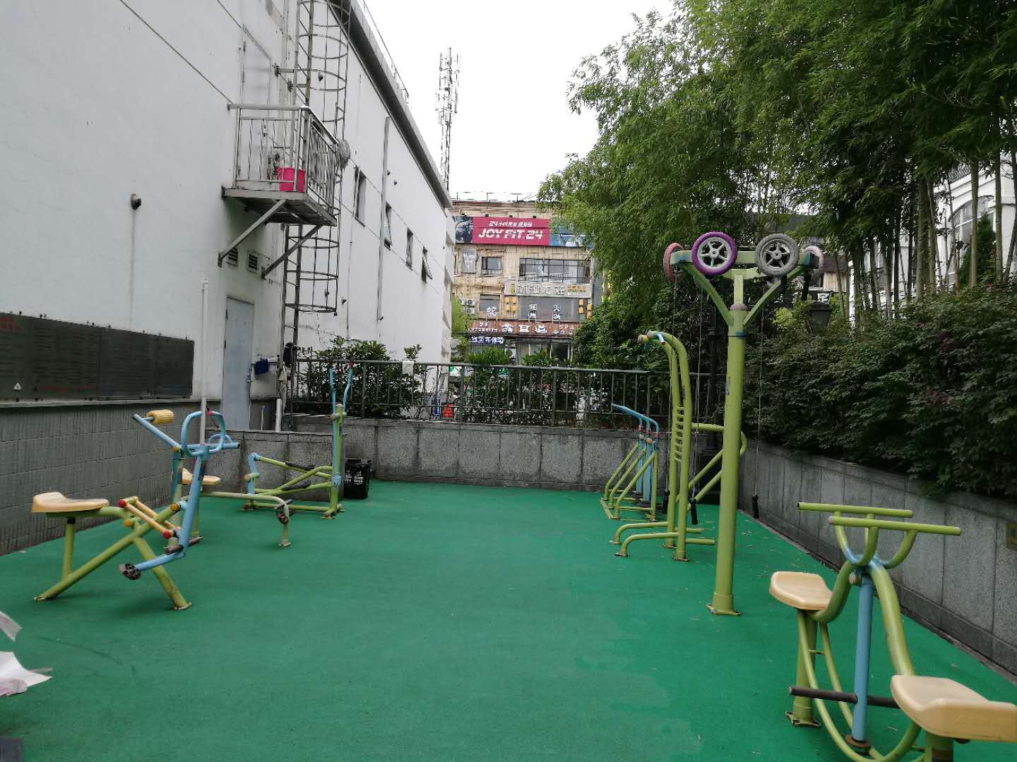 虹橋花苑居委高爾夫別墅