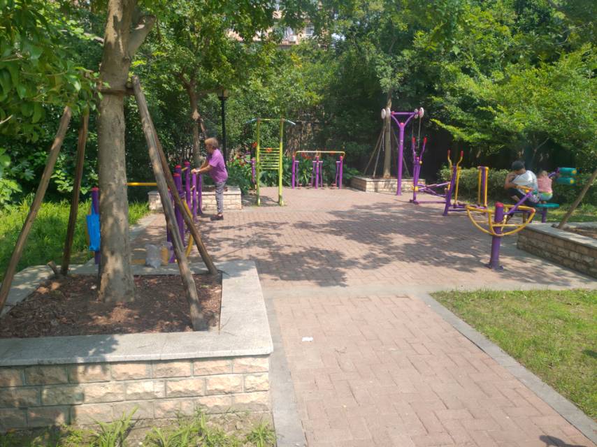 通河七村一居委健身點