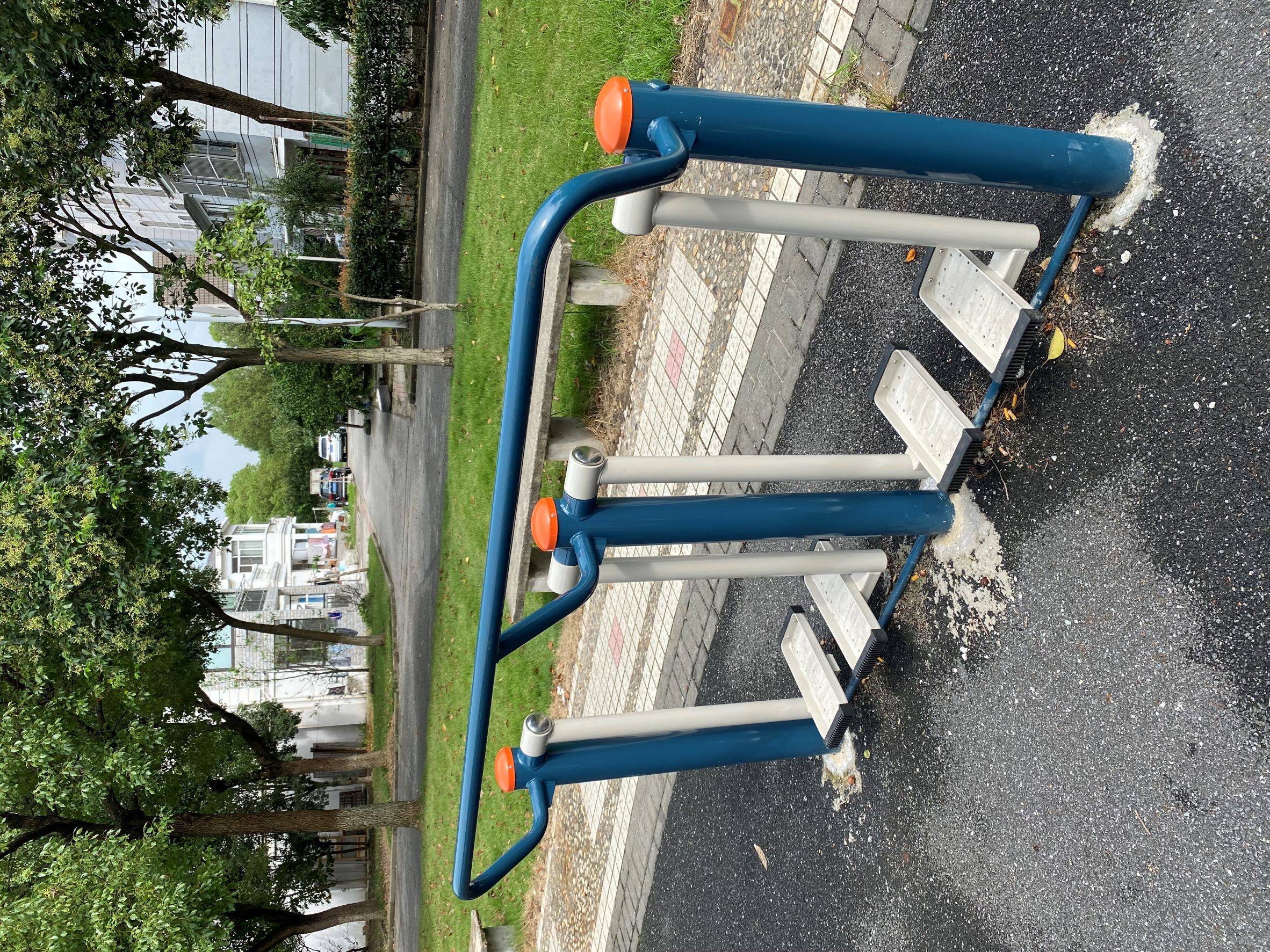 二位太空漫步機