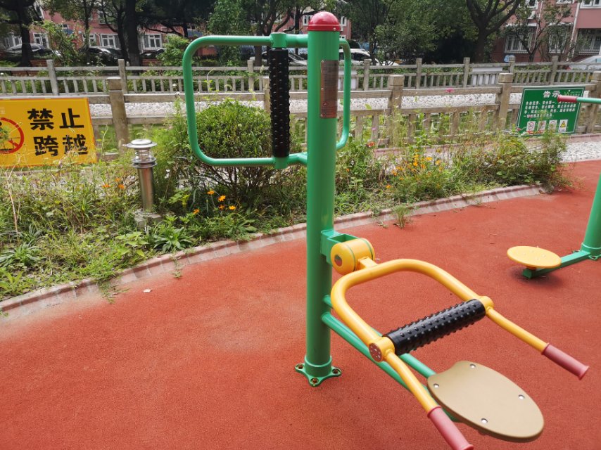 坐式腰背按摩器