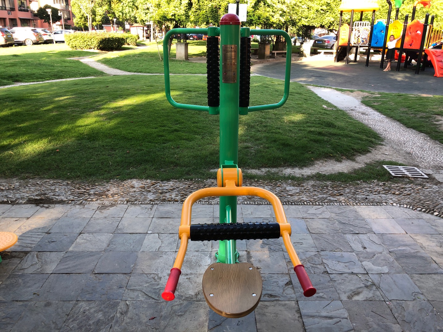 坐式腰背按摩器