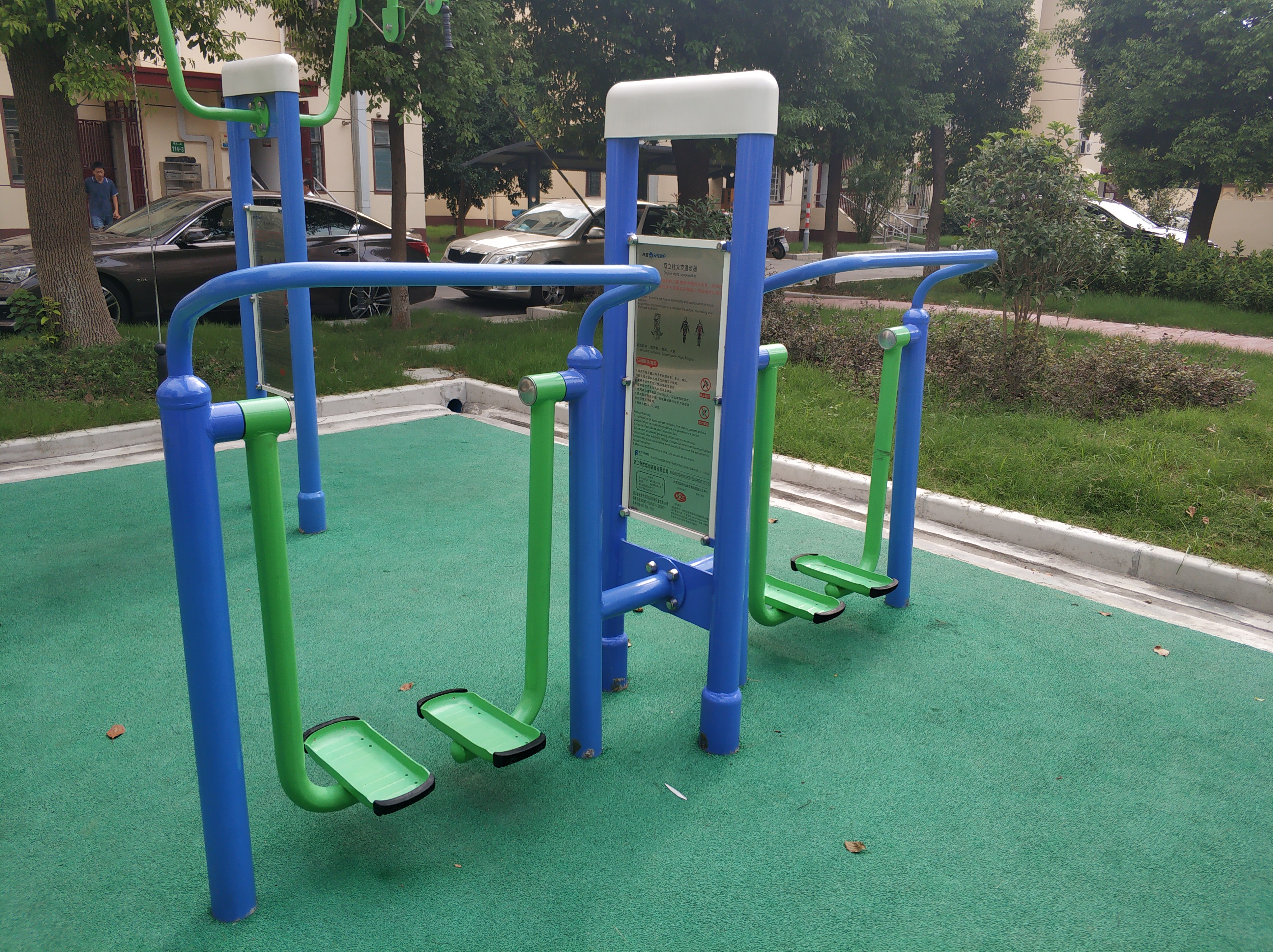 雙立柱太空漫步器