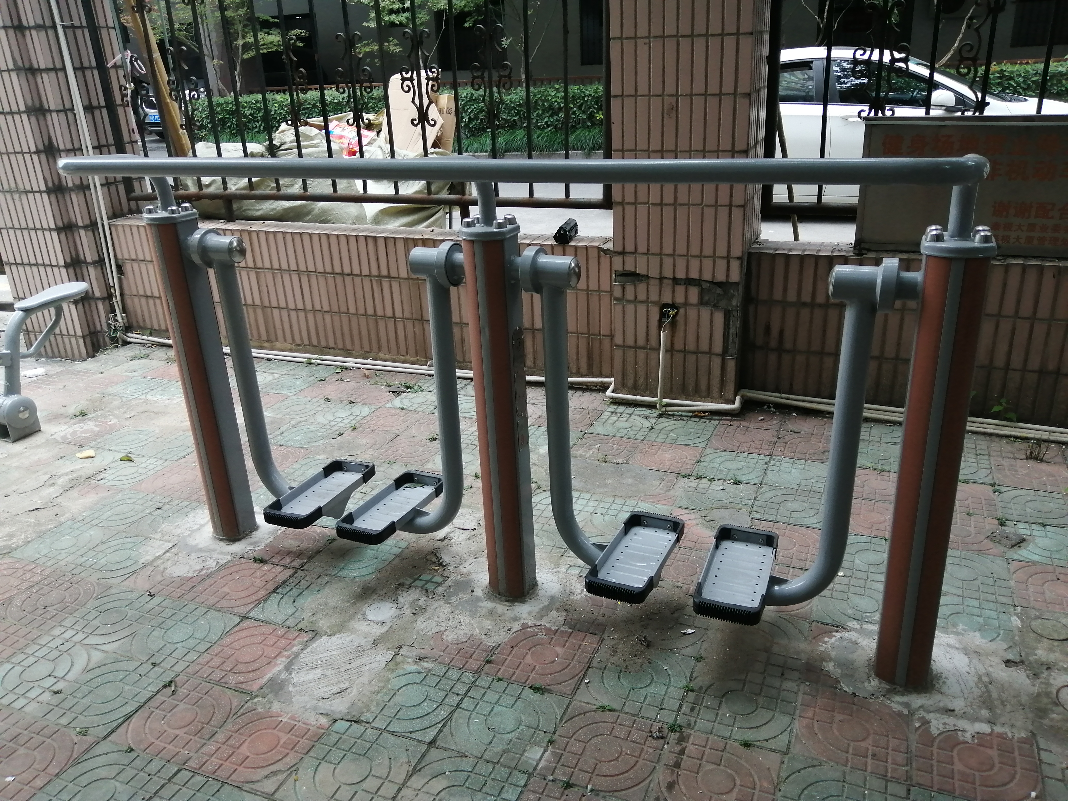 雙位太空漫步機(jī)