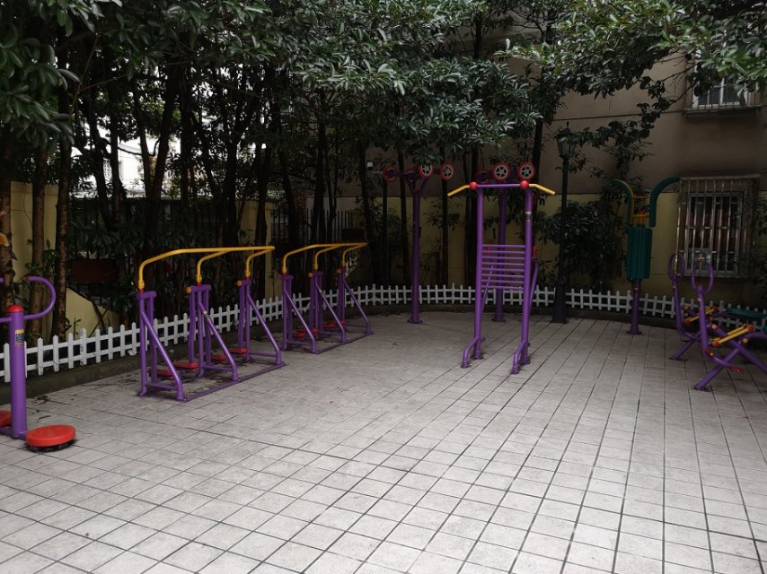 藍(lán)天居委健身點A