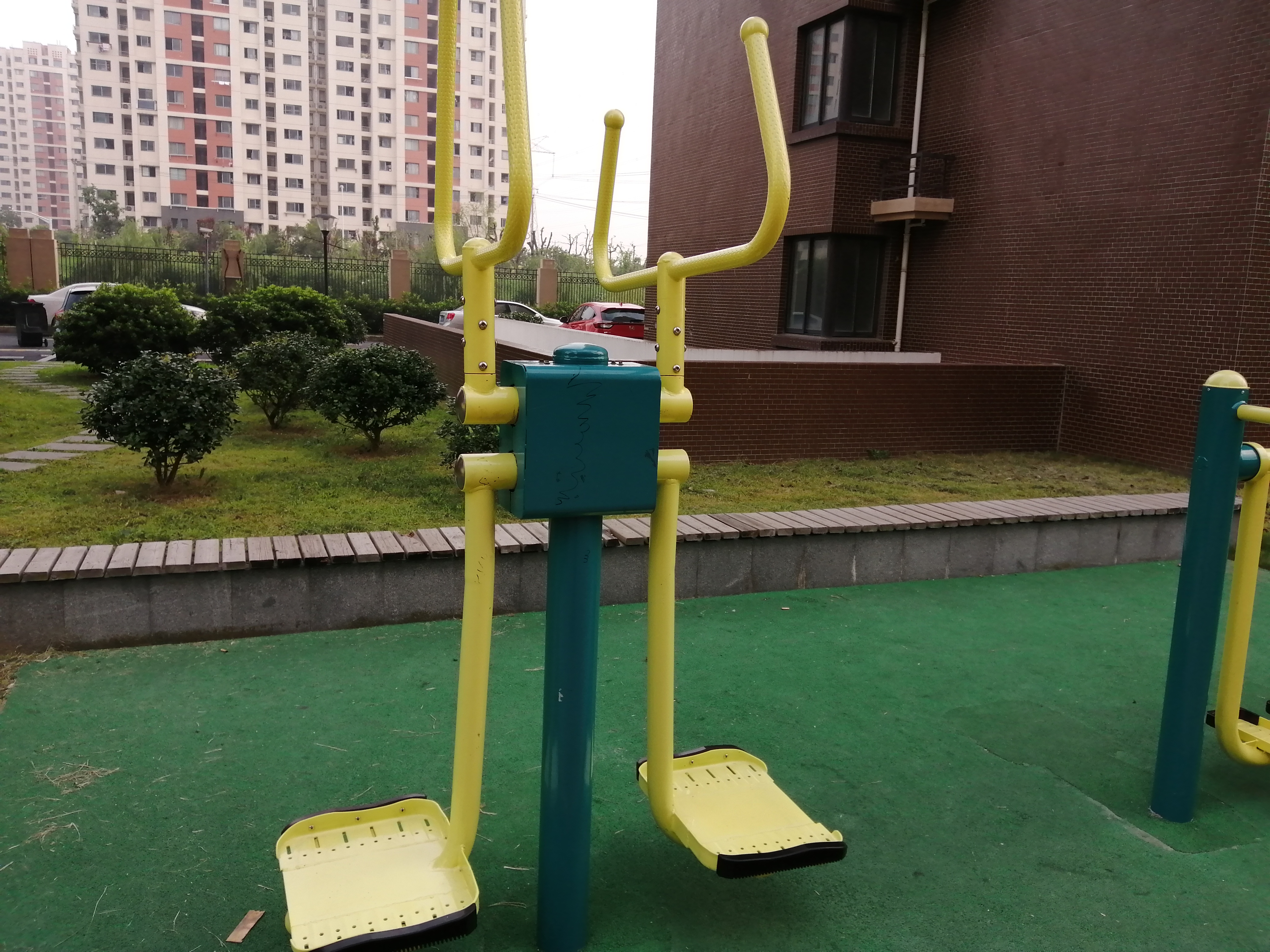 搖臂擺腿健腰器