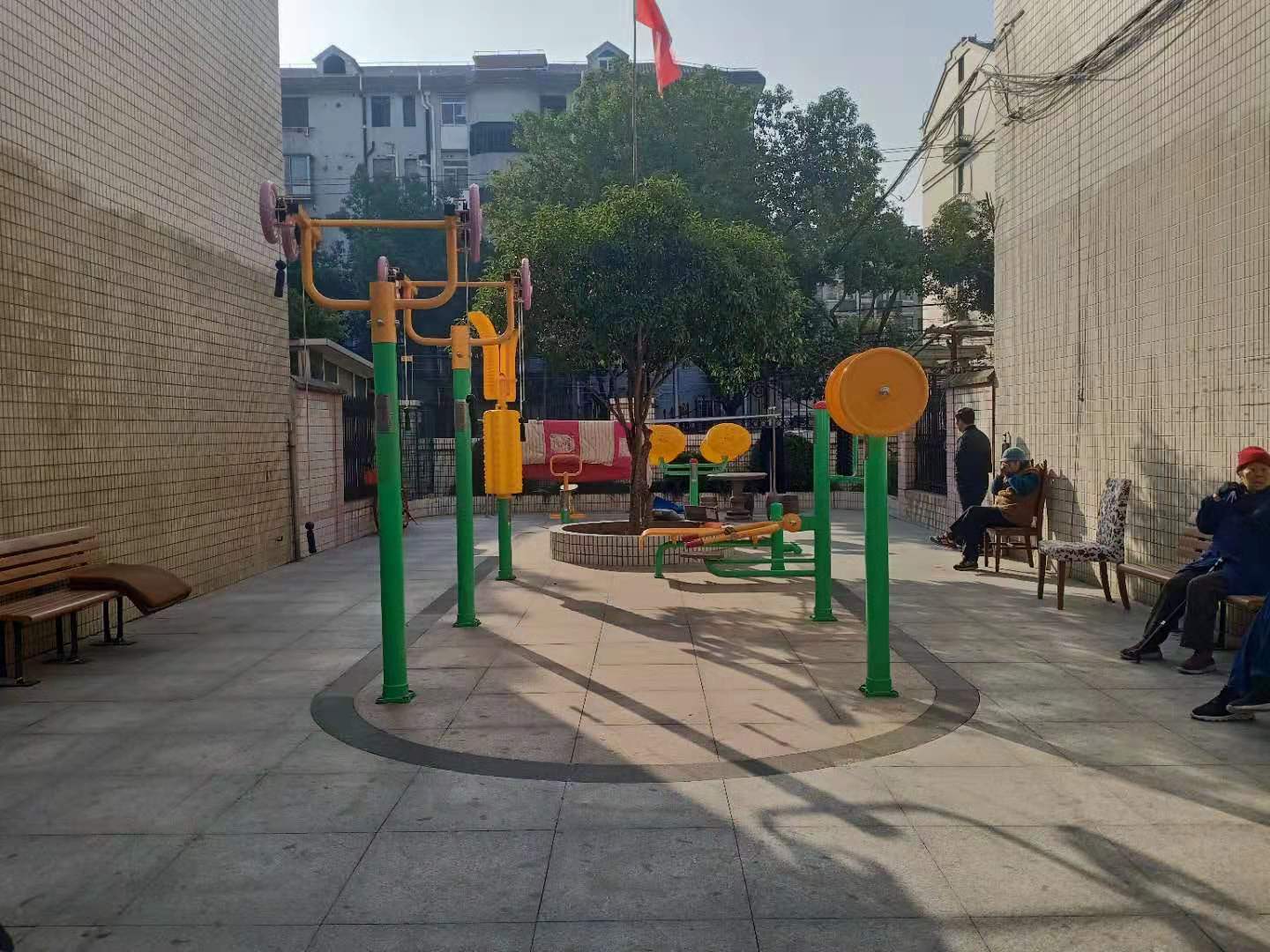 西郊居委西郊公寓健身點