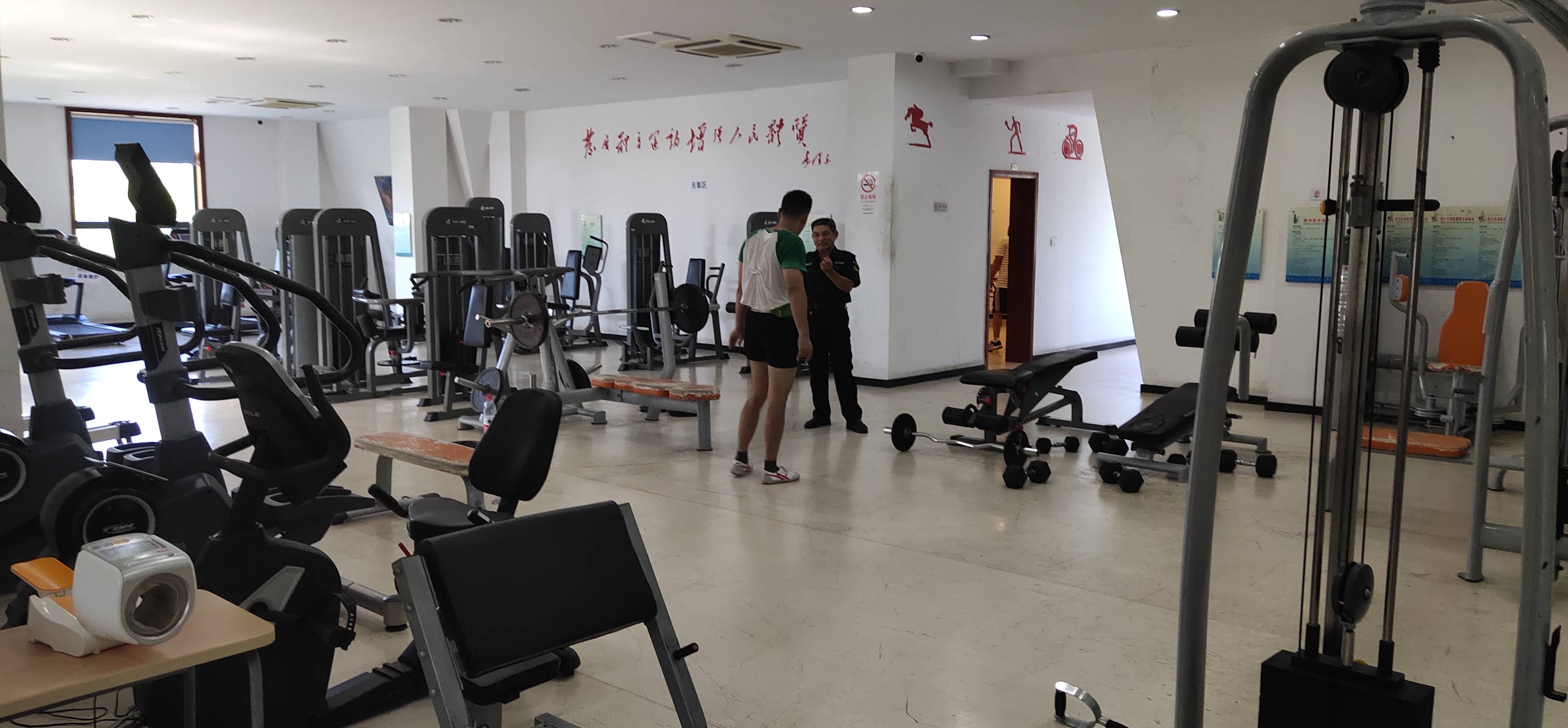 羅店鎮(zhèn)百姓健身房