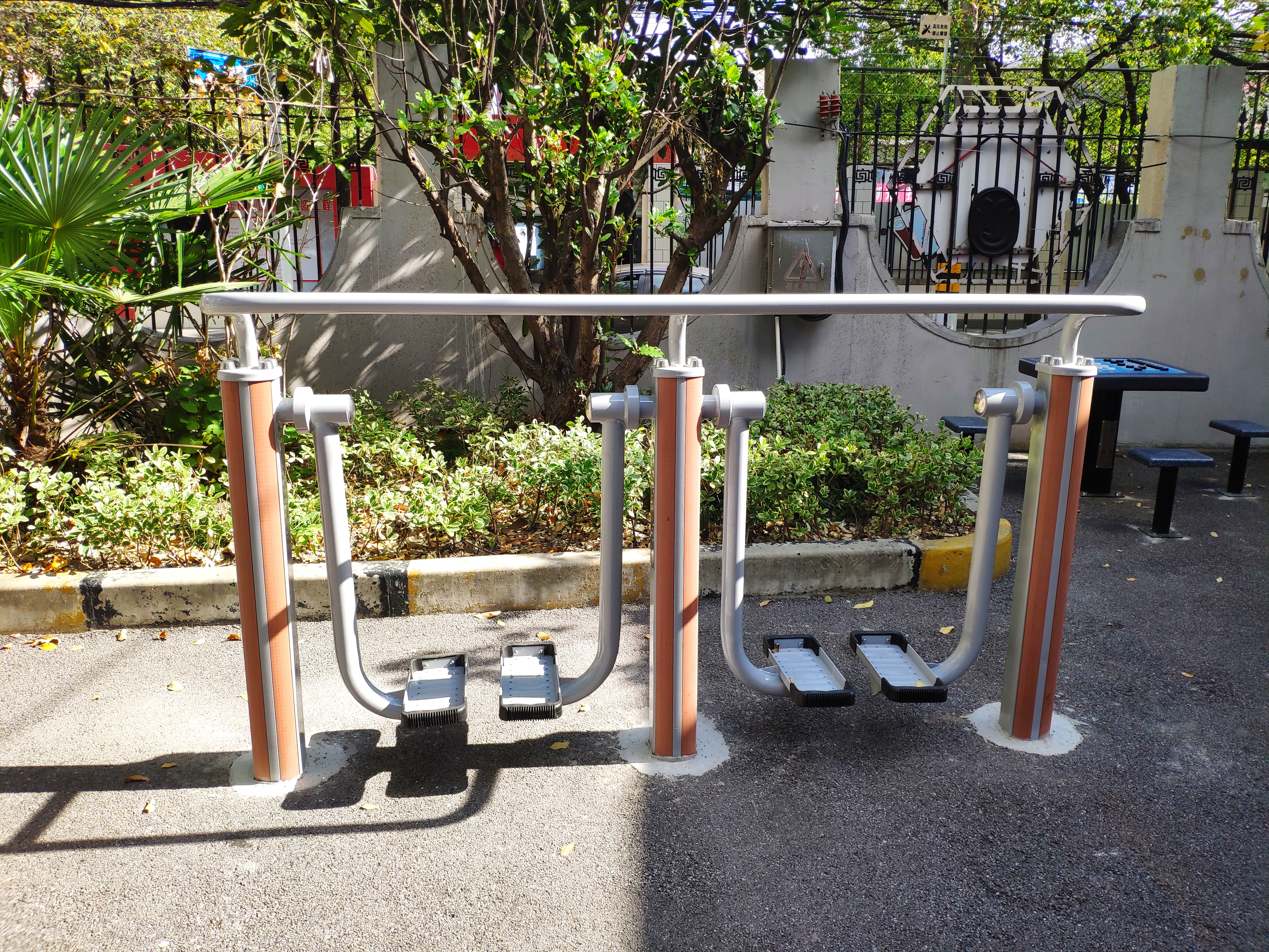 雙位太空漫步機