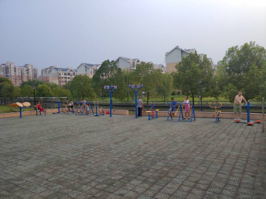 沁樂(lè)小區(qū)健身點(diǎn)