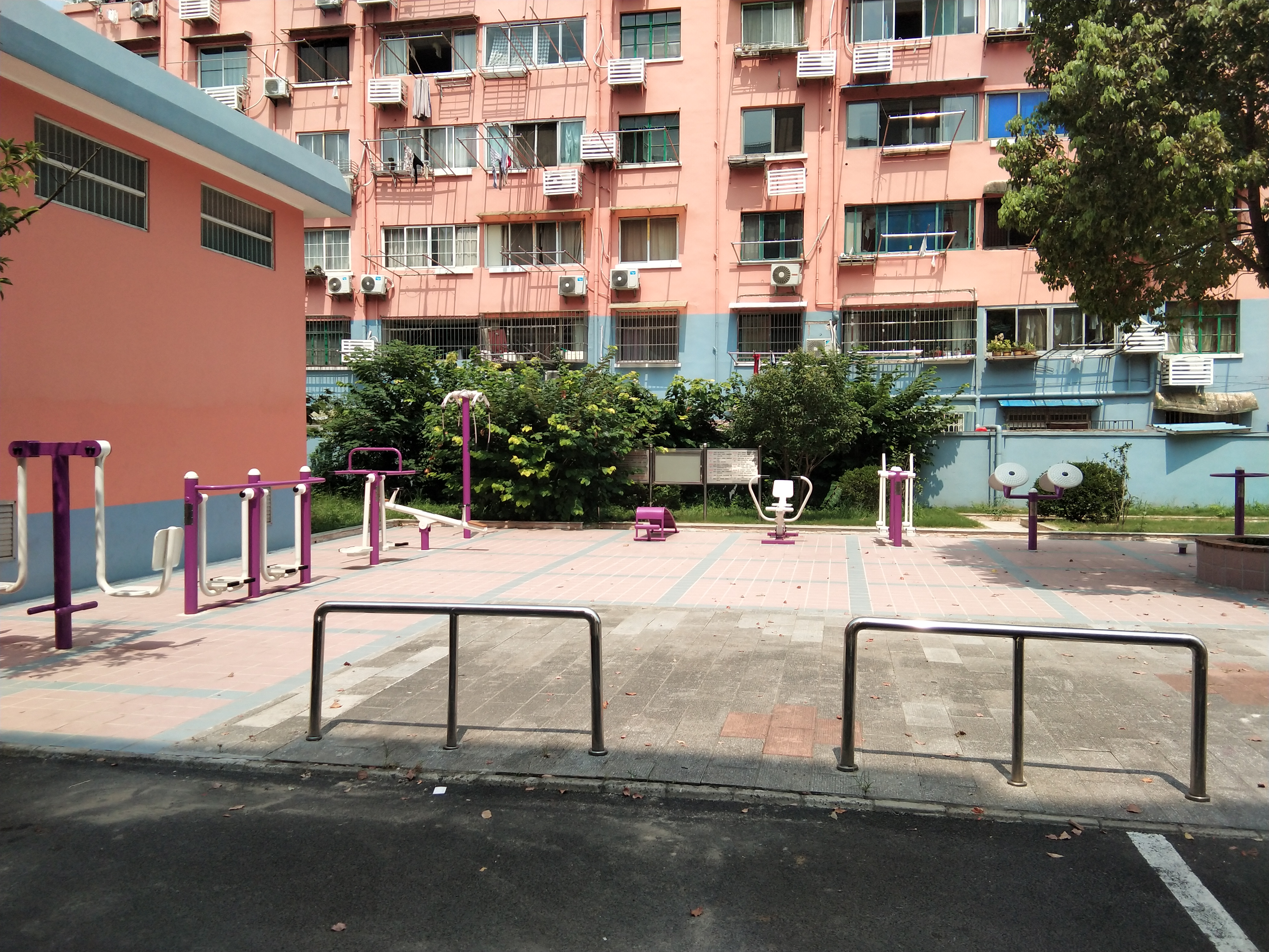 西環(huán)一、二村健身點(diǎn)