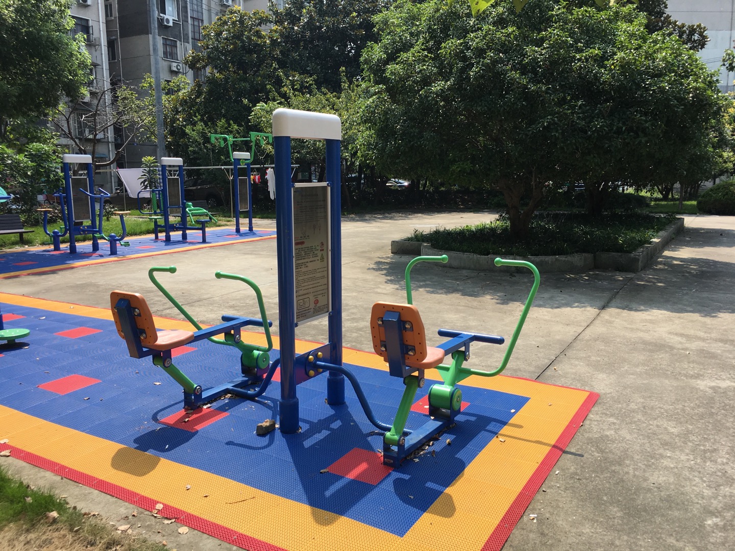 雙立柱平推平拉訓(xùn)練器