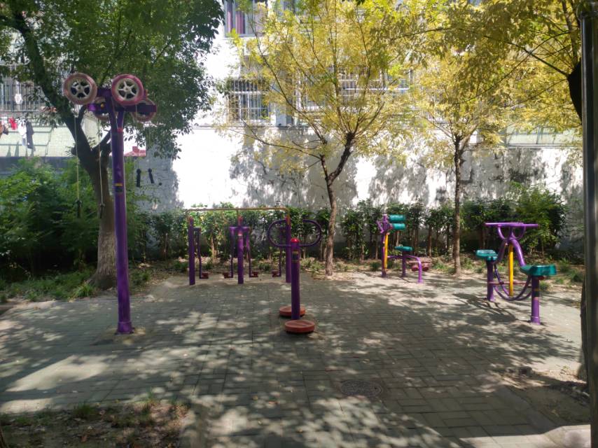 馬路橋榮景苑A區(qū)44號(hào)健身點(diǎn)