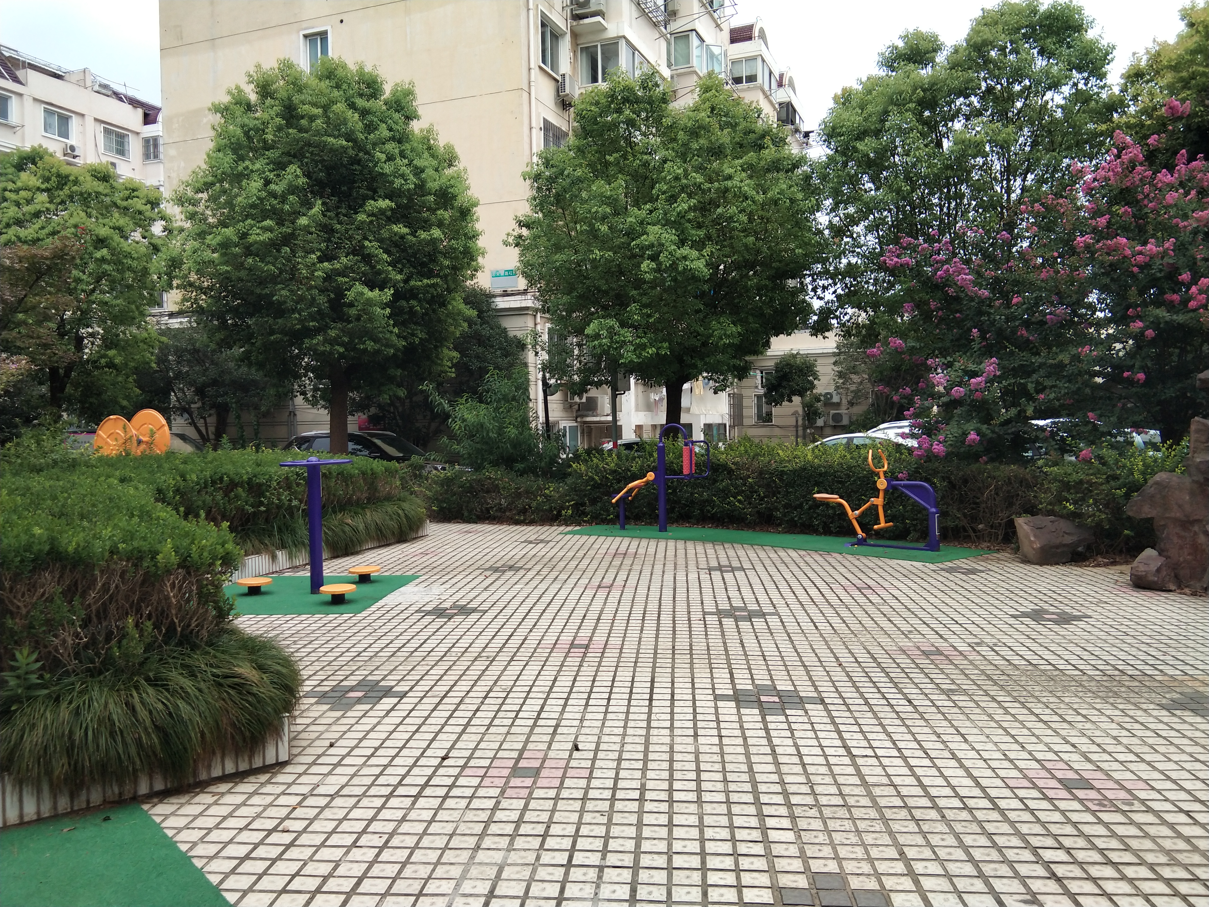 解放社區(qū)南沁園健身點(diǎn)