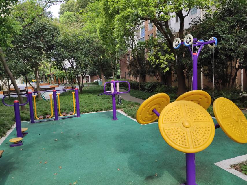 嘉定區(qū)體育局黨員服務(wù)基層健身點