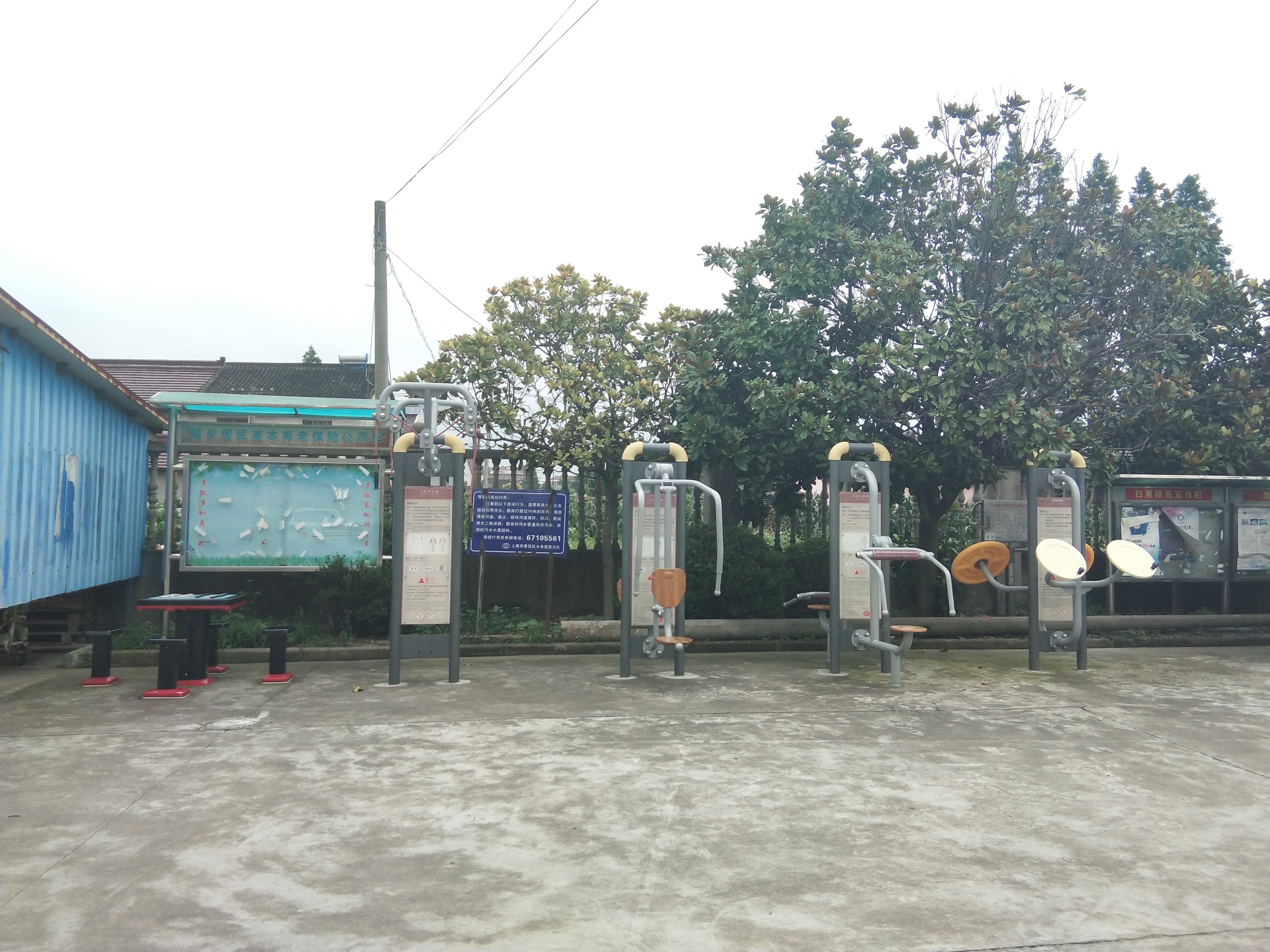 奉城鎮(zhèn)洪廟村市民益智健身苑點