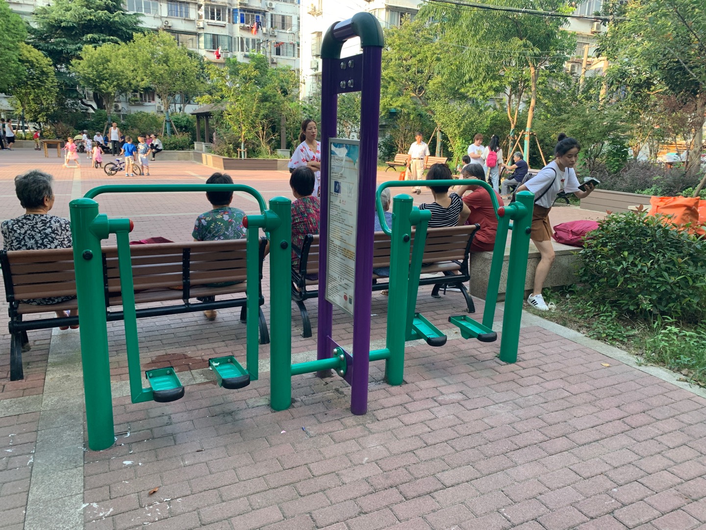 雙位太空漫步機