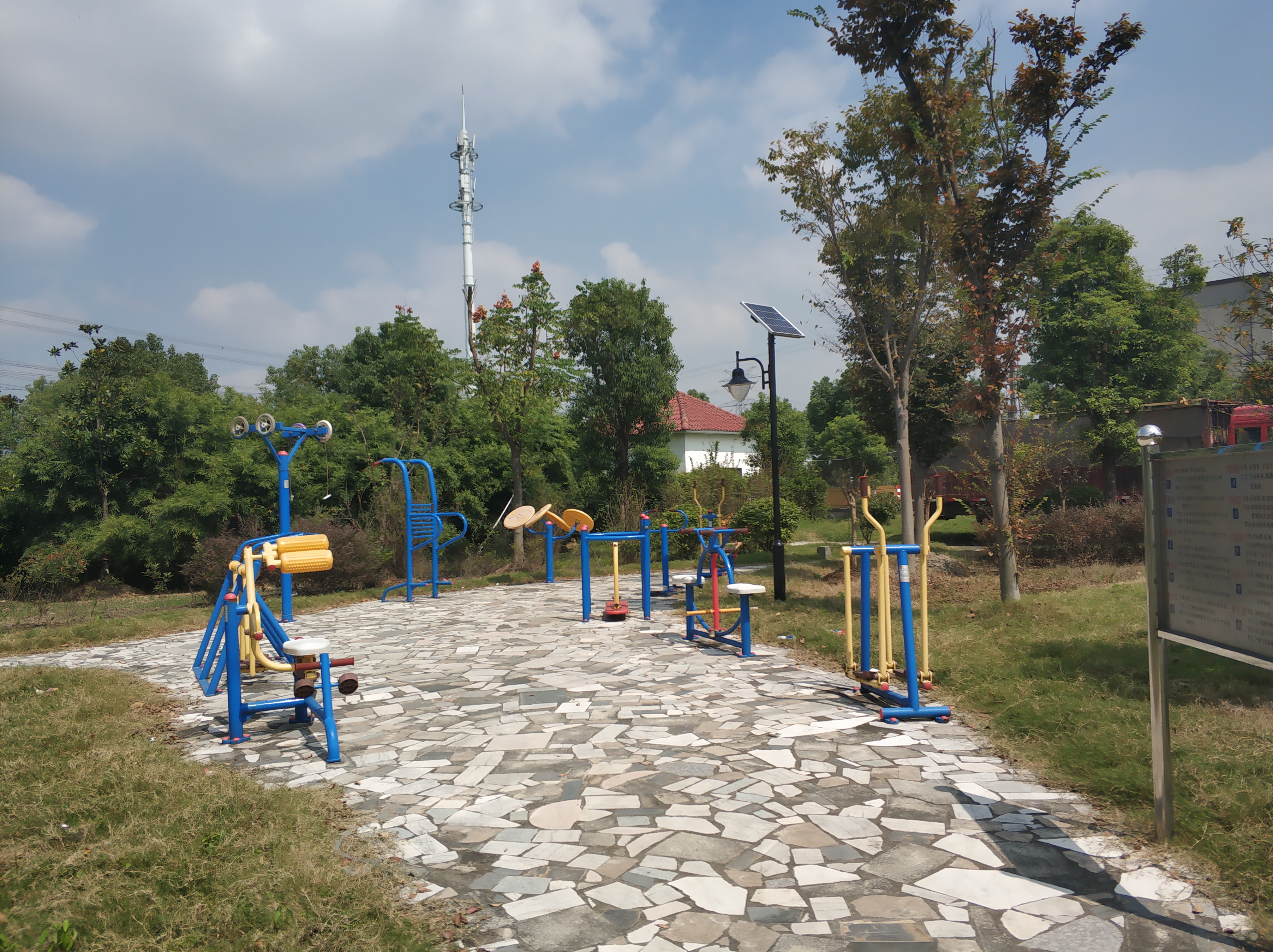 八字橋村天窗路健身點