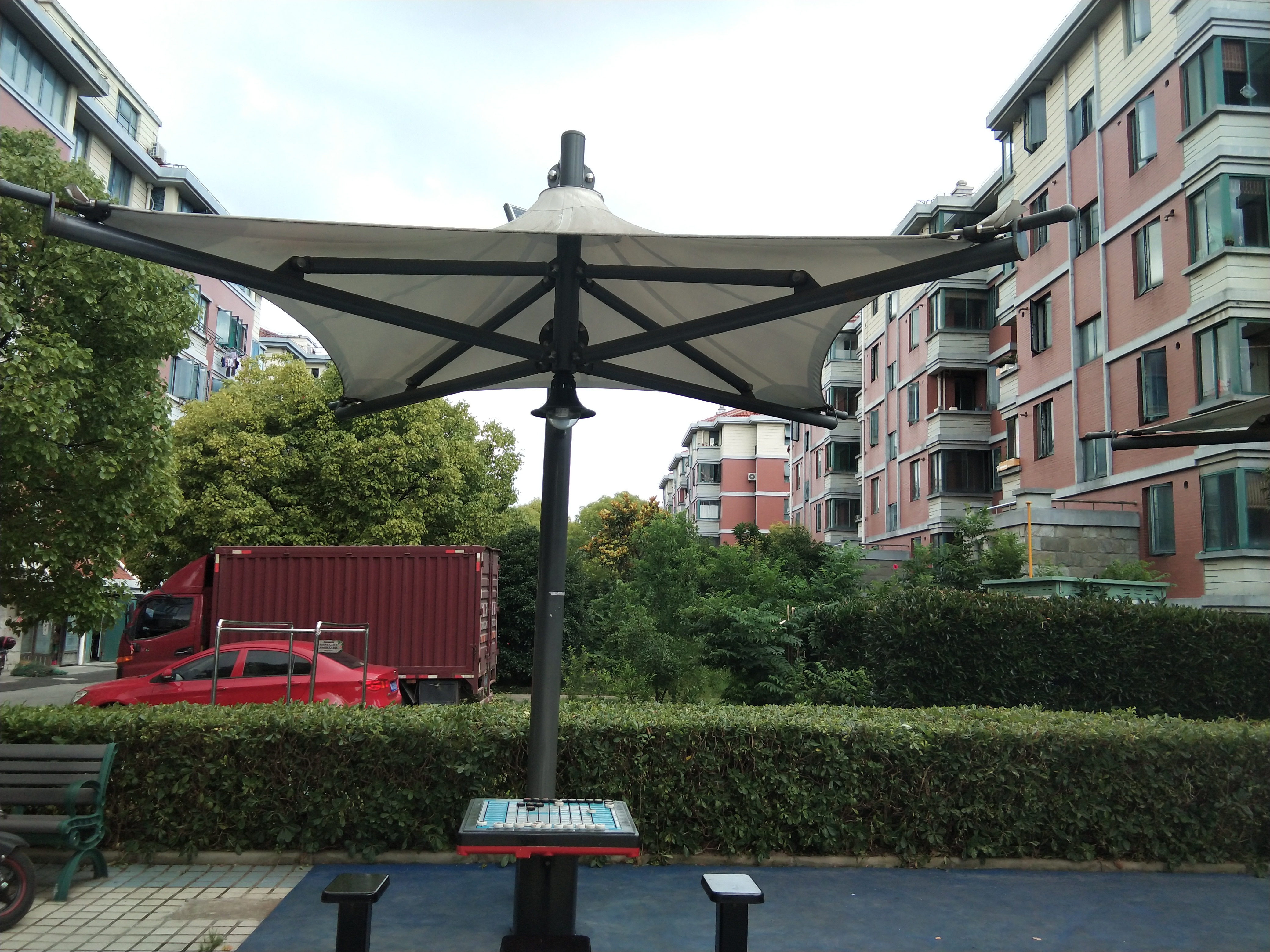 太陽(yáng)能燈光遮陽(yáng)棚