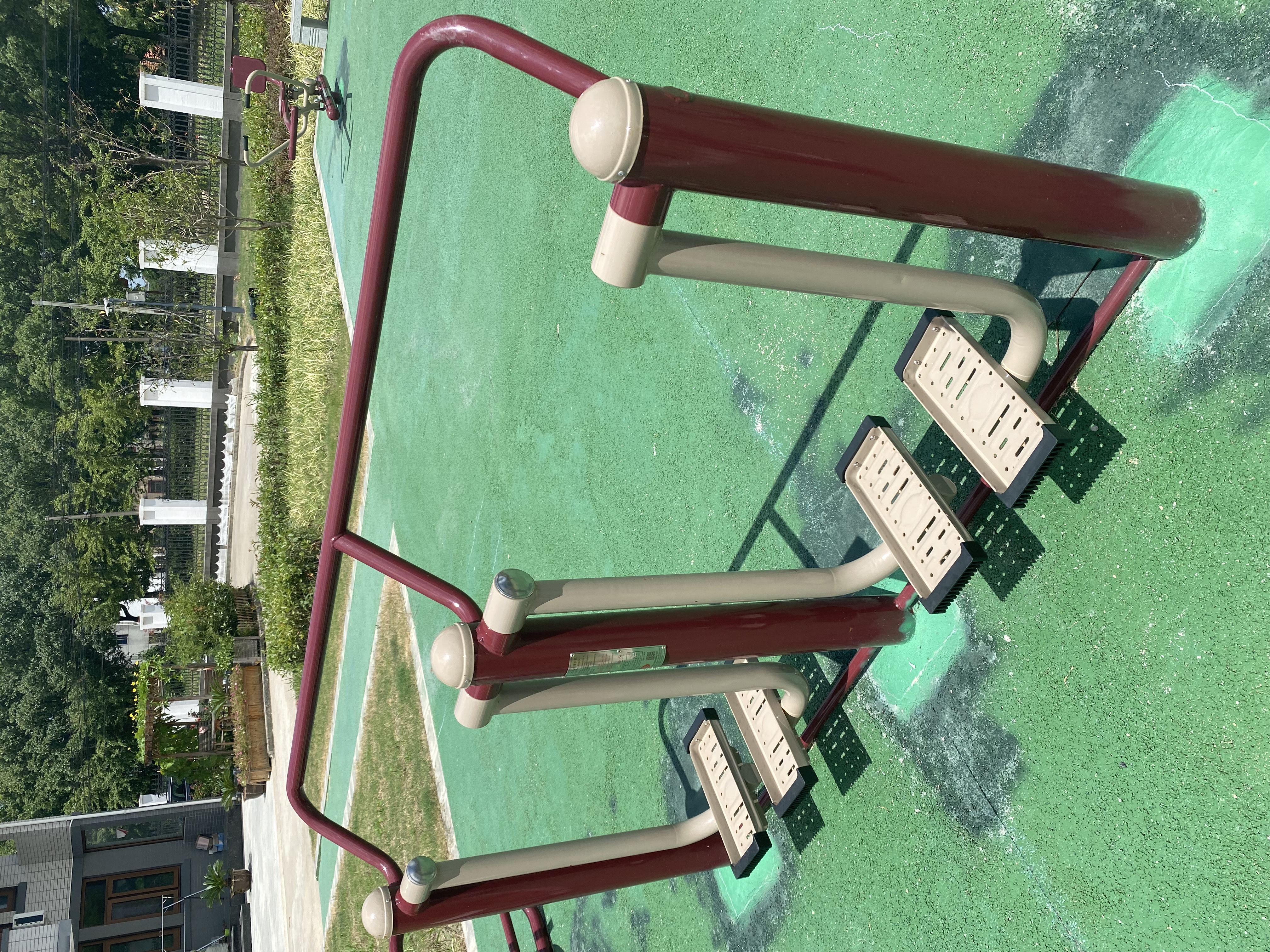 二位太空漫步機(jī)