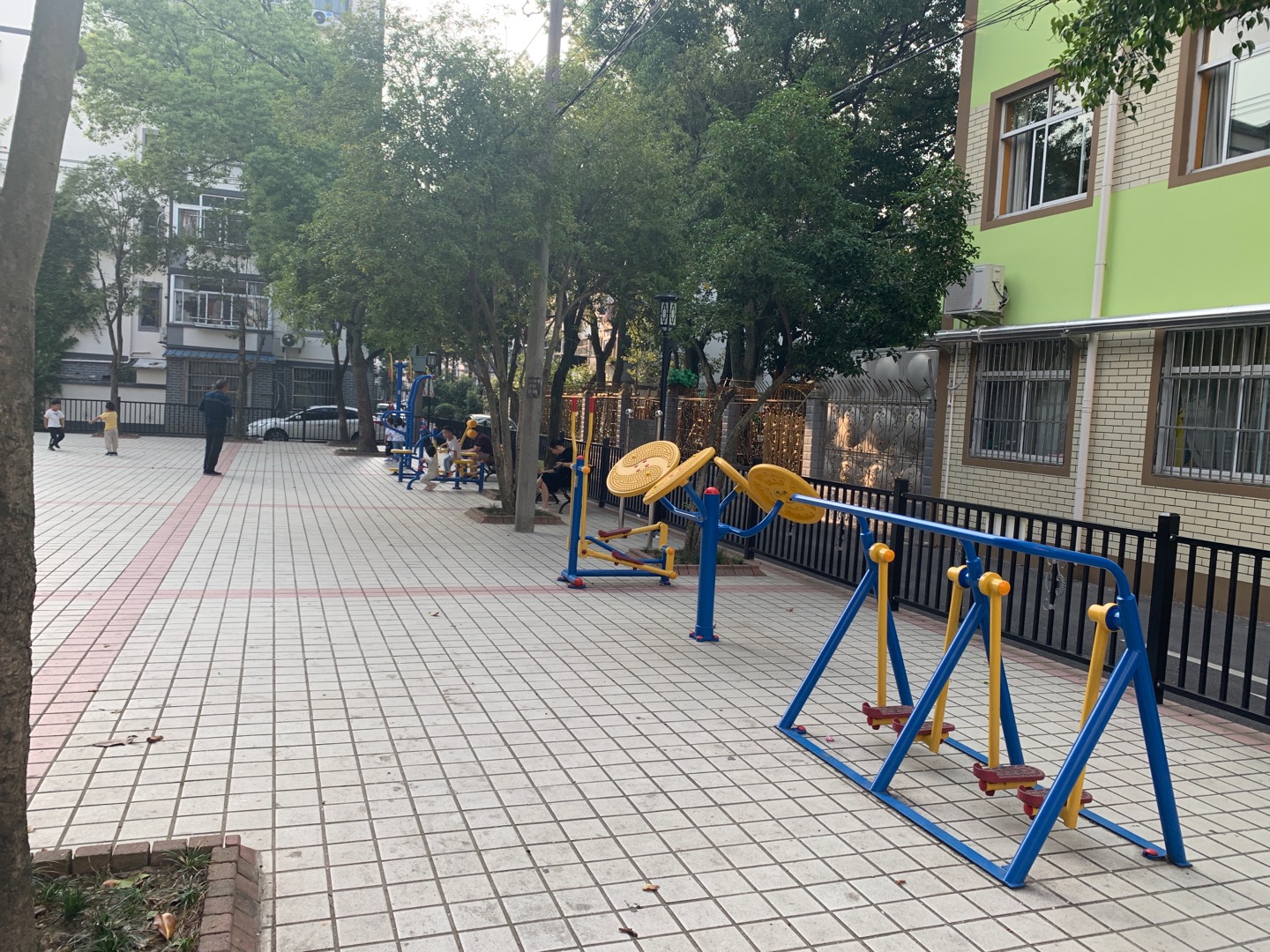 方東二村健身點