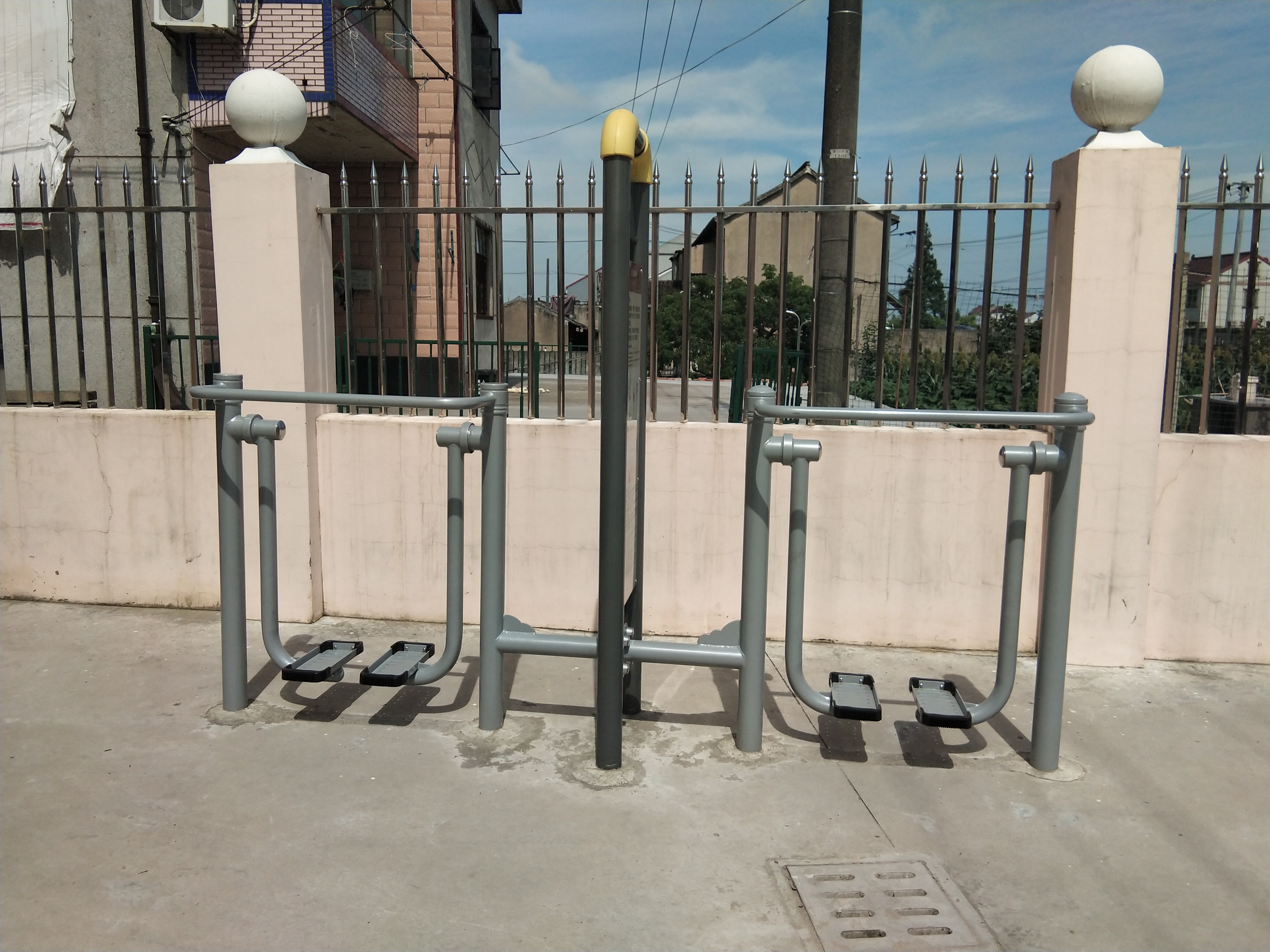 雙位太空漫步機