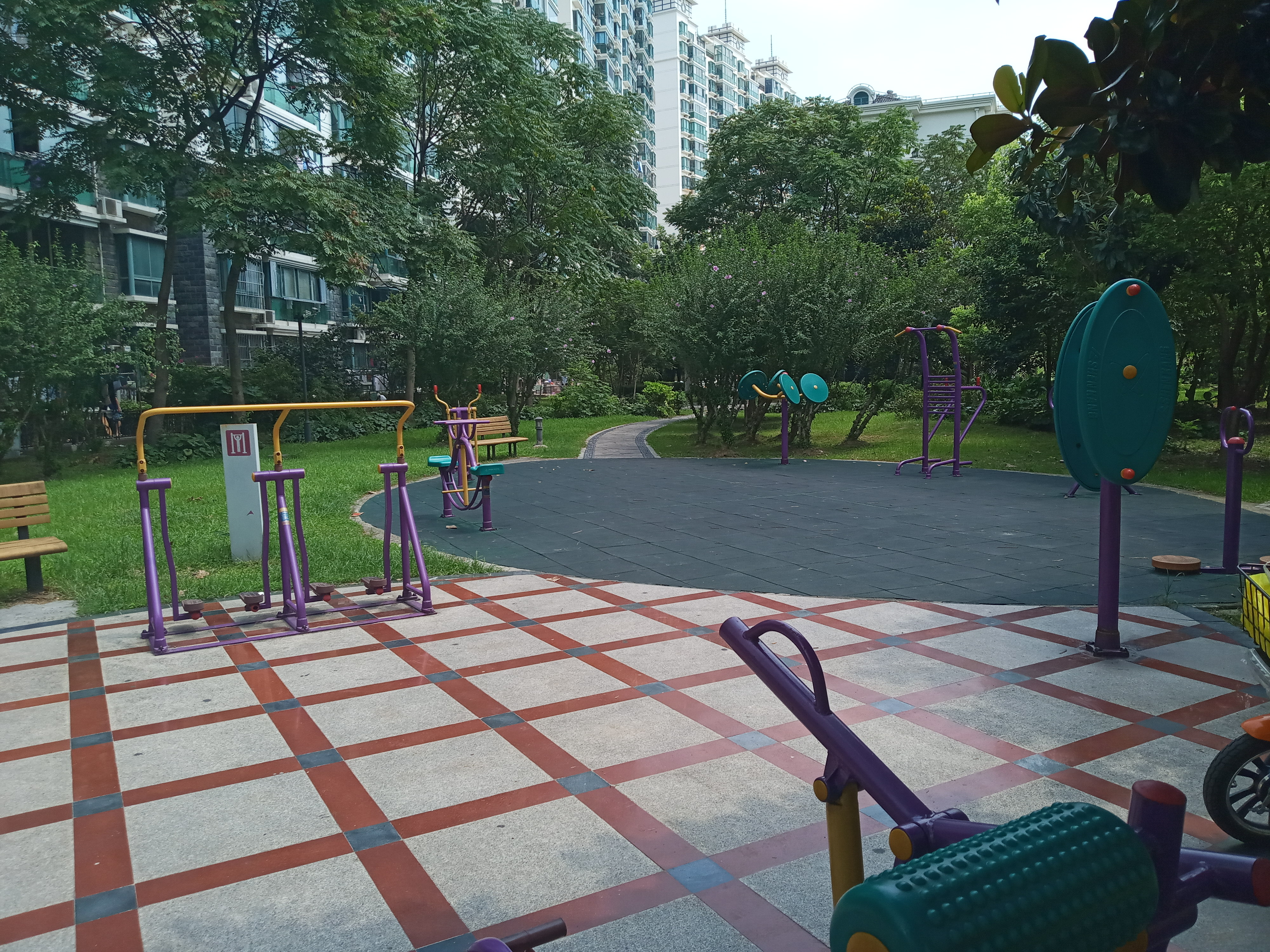 平吉四村居委B健身苑點