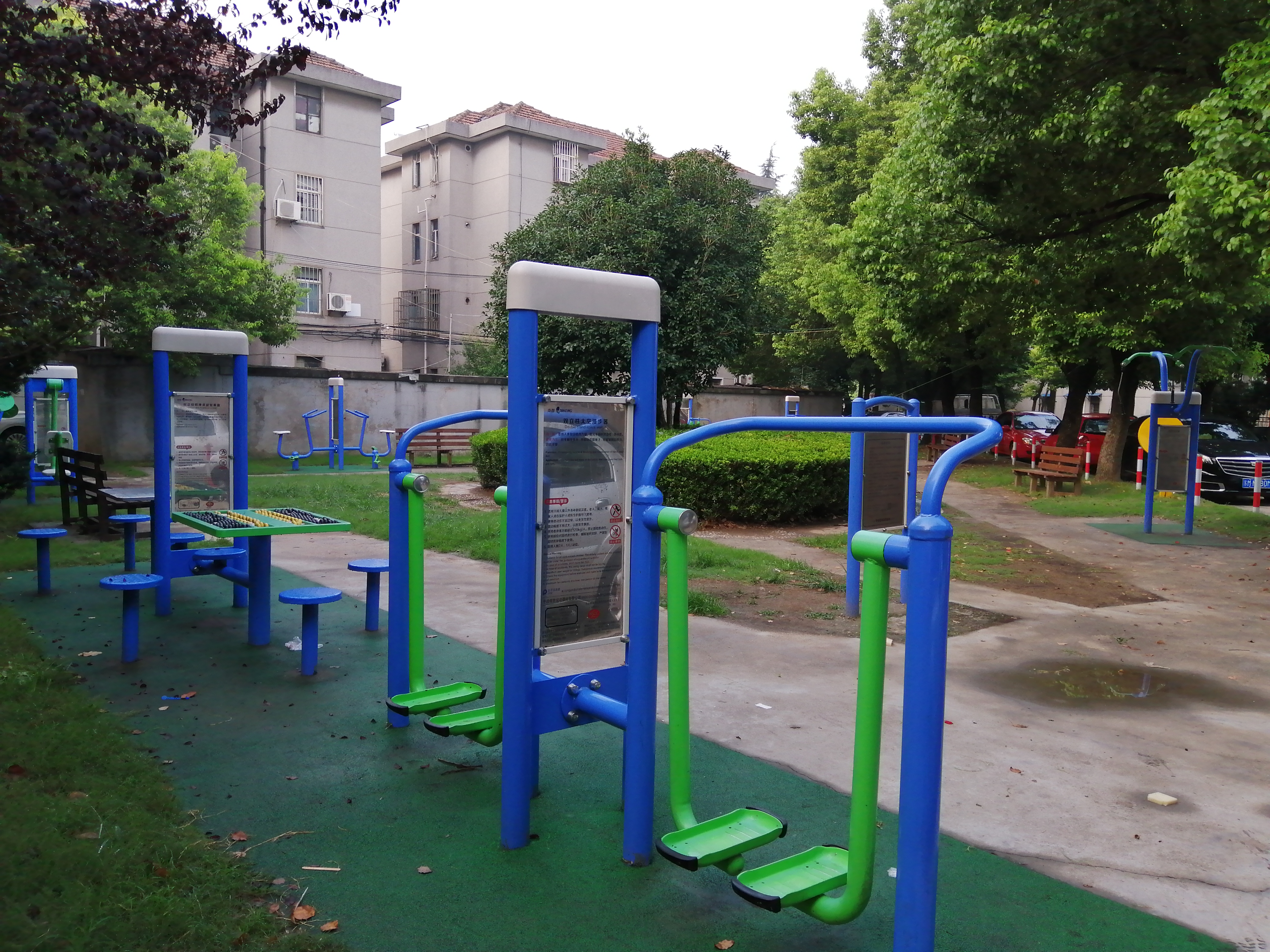 鳳溪盛家宅小區(qū)健身點