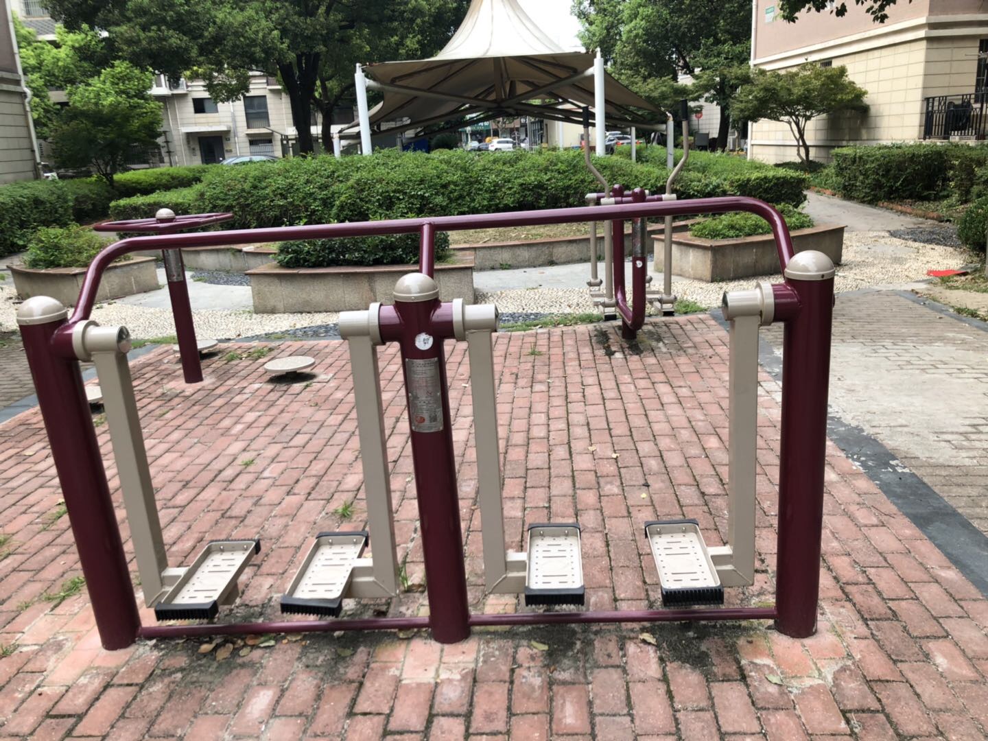 二位太空漫步機