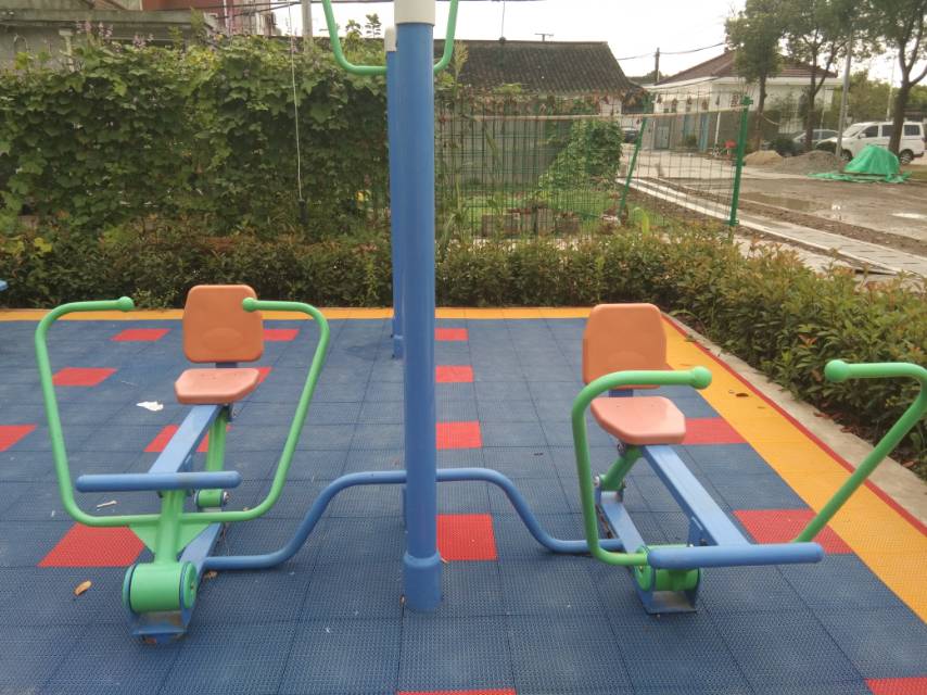 雙立柱平推平拉訓(xùn)練器