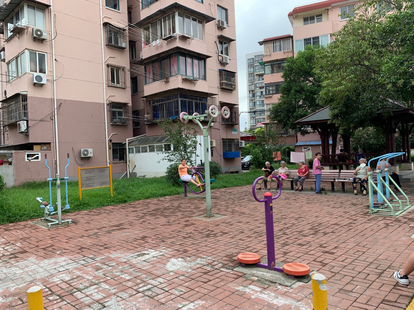 淞南十村居委十村健身點