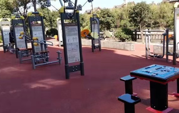 富康居委健身點(diǎn)②