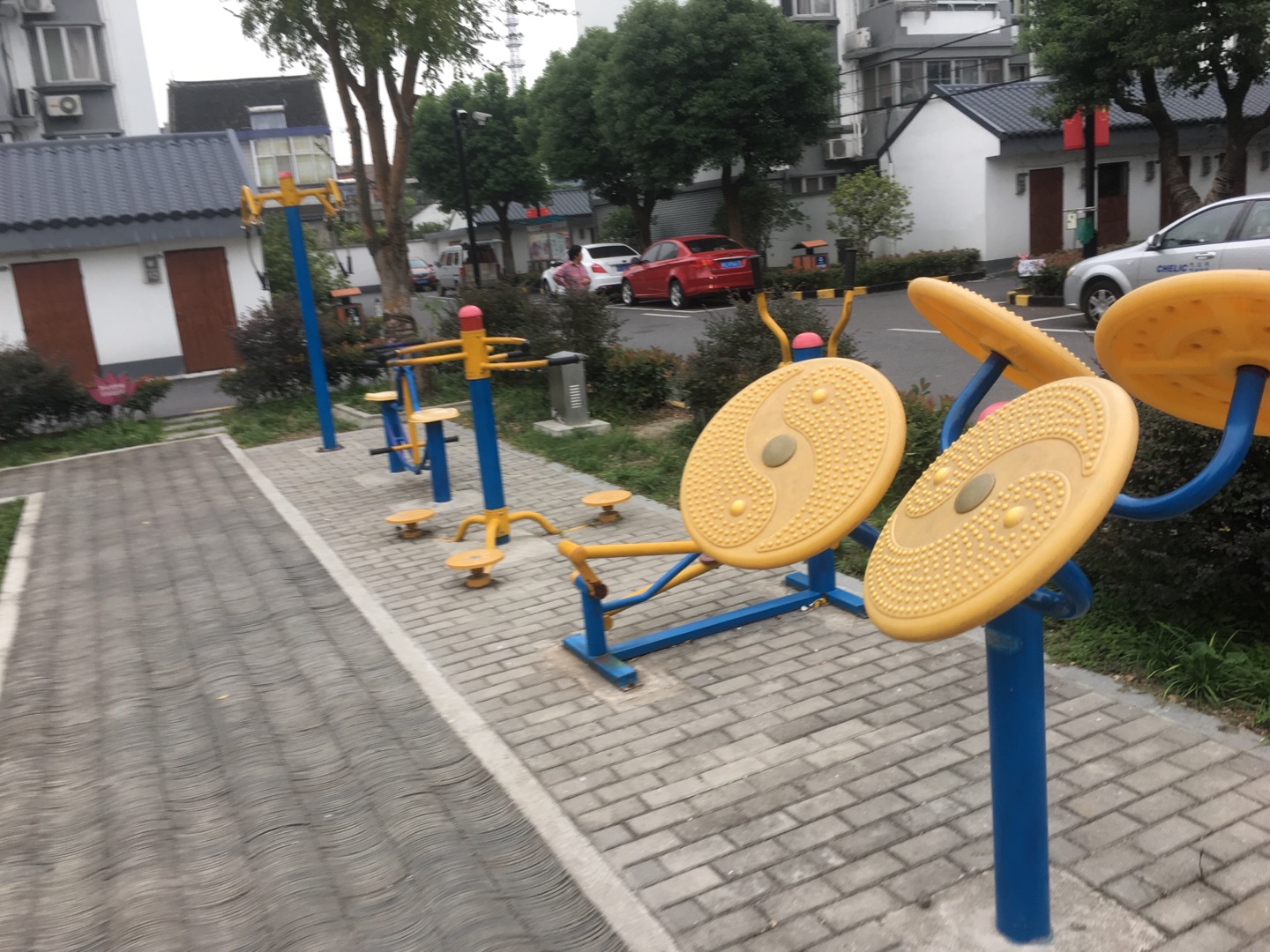 鎮(zhèn)南小區(qū)健身點(diǎn)