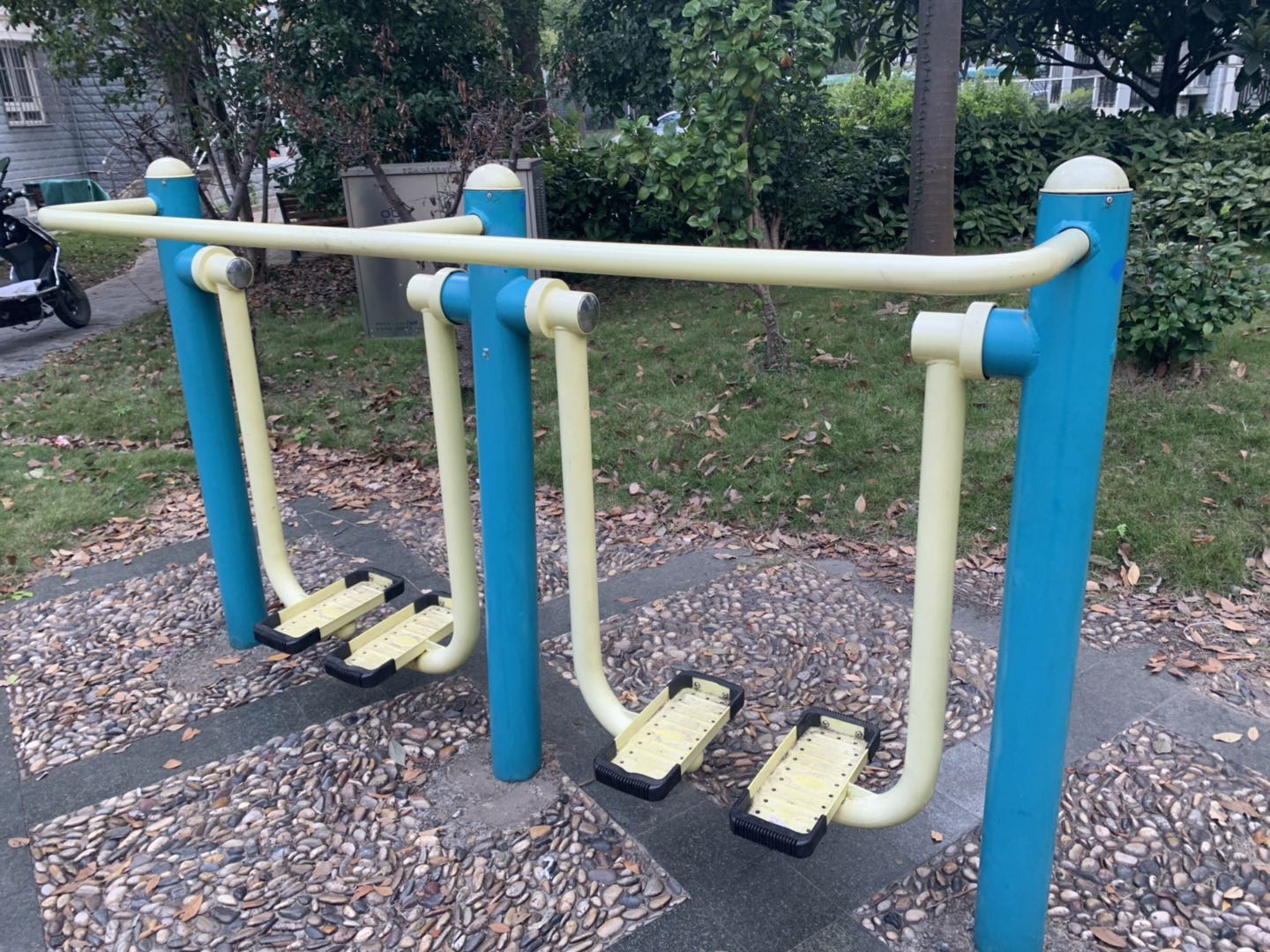 雙位太空漫步機