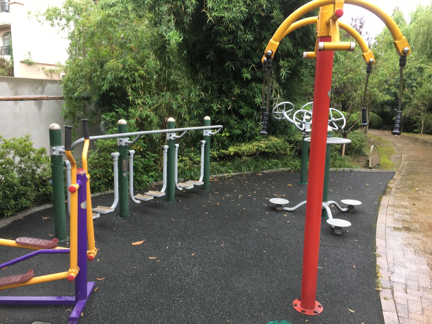 復(fù)地愛(ài)倫坡一期益智健身點(diǎn)