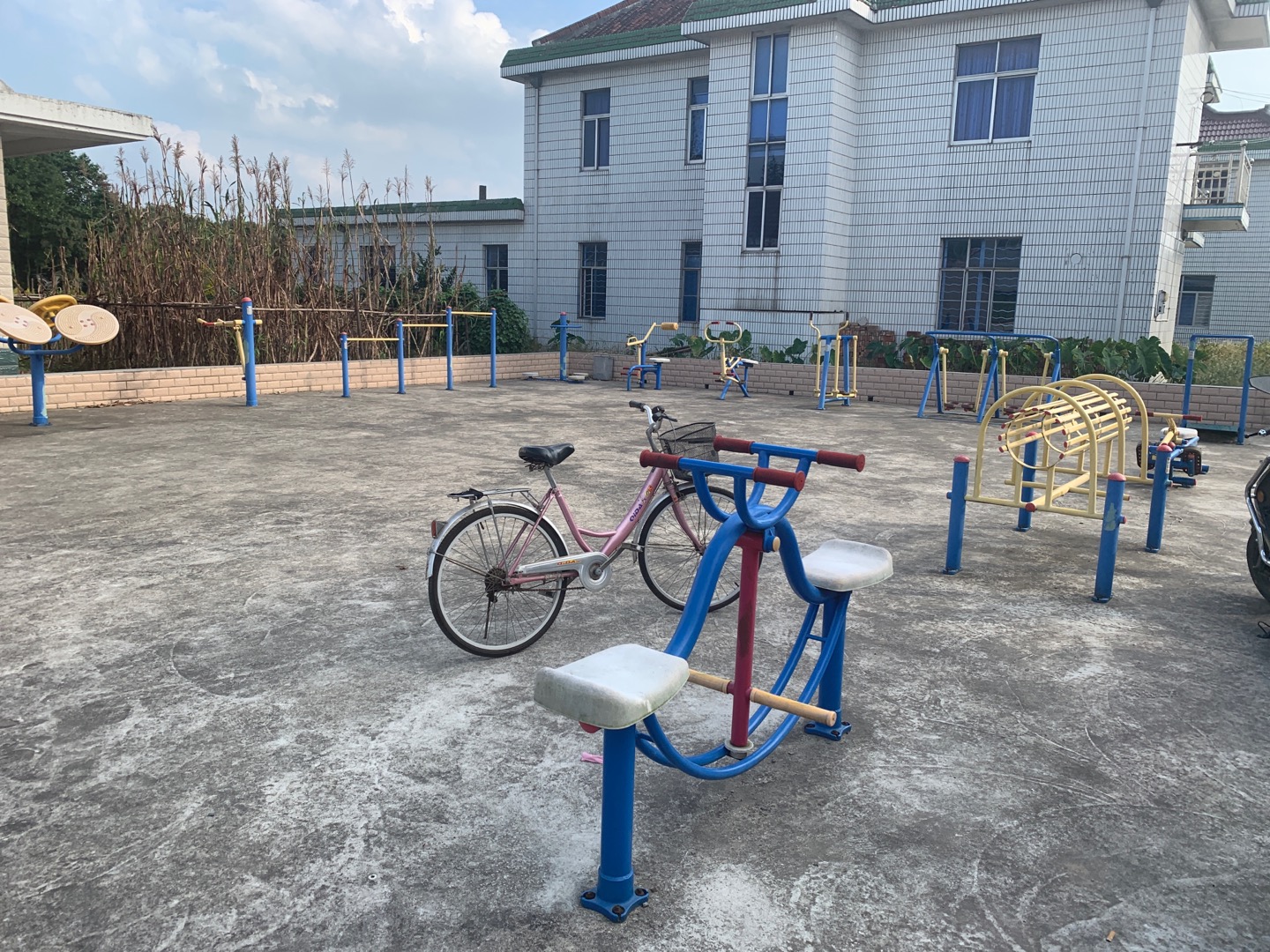 虹橋村11隊(duì)健身點(diǎn)