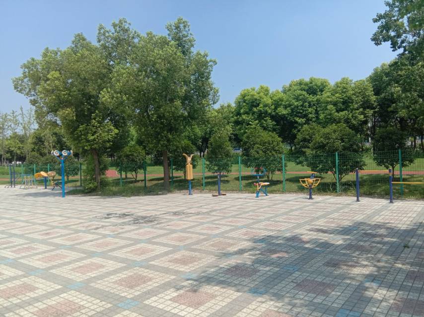 彭趙小區(qū)中區(qū)市民健身點(diǎn)1