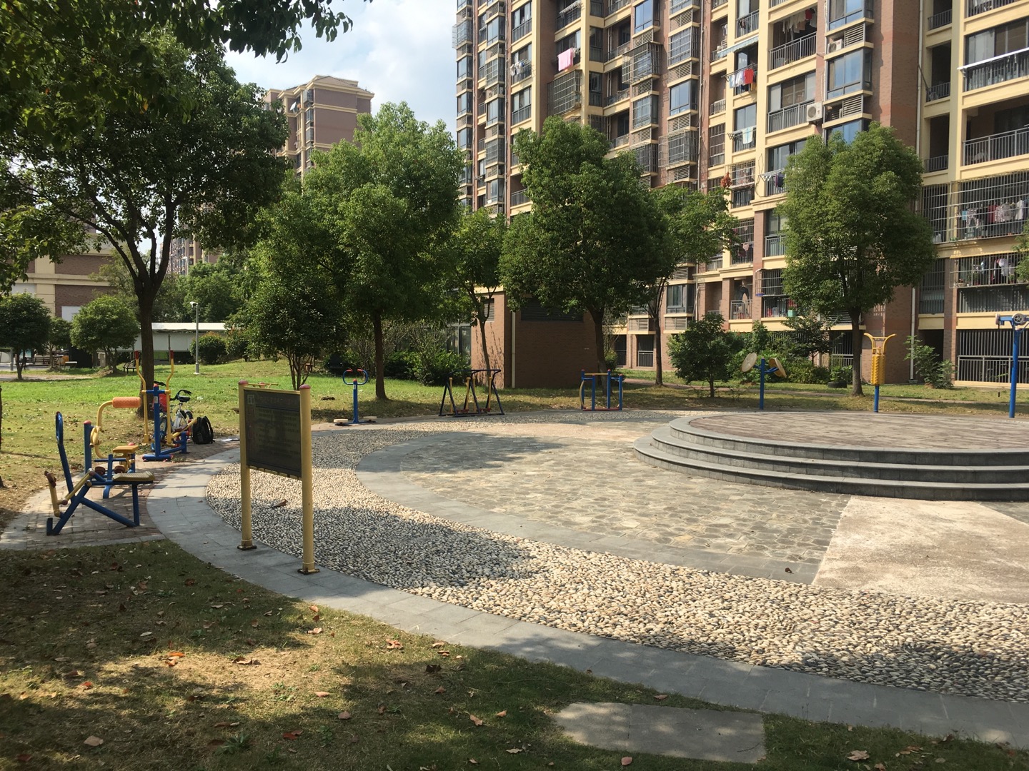 彩霞廣場健身點