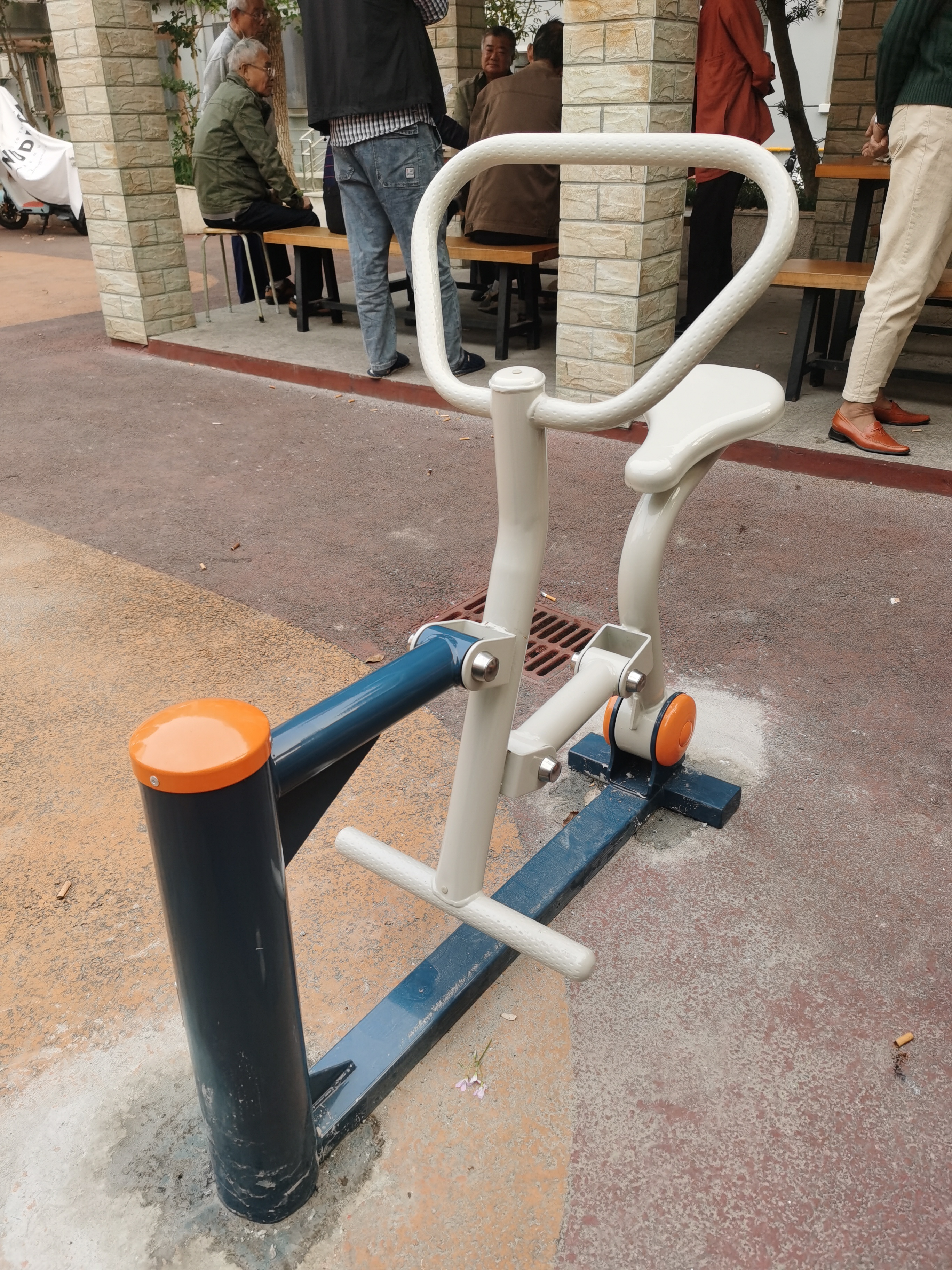 上南四村成山路225號(hào)健身點(diǎn)2