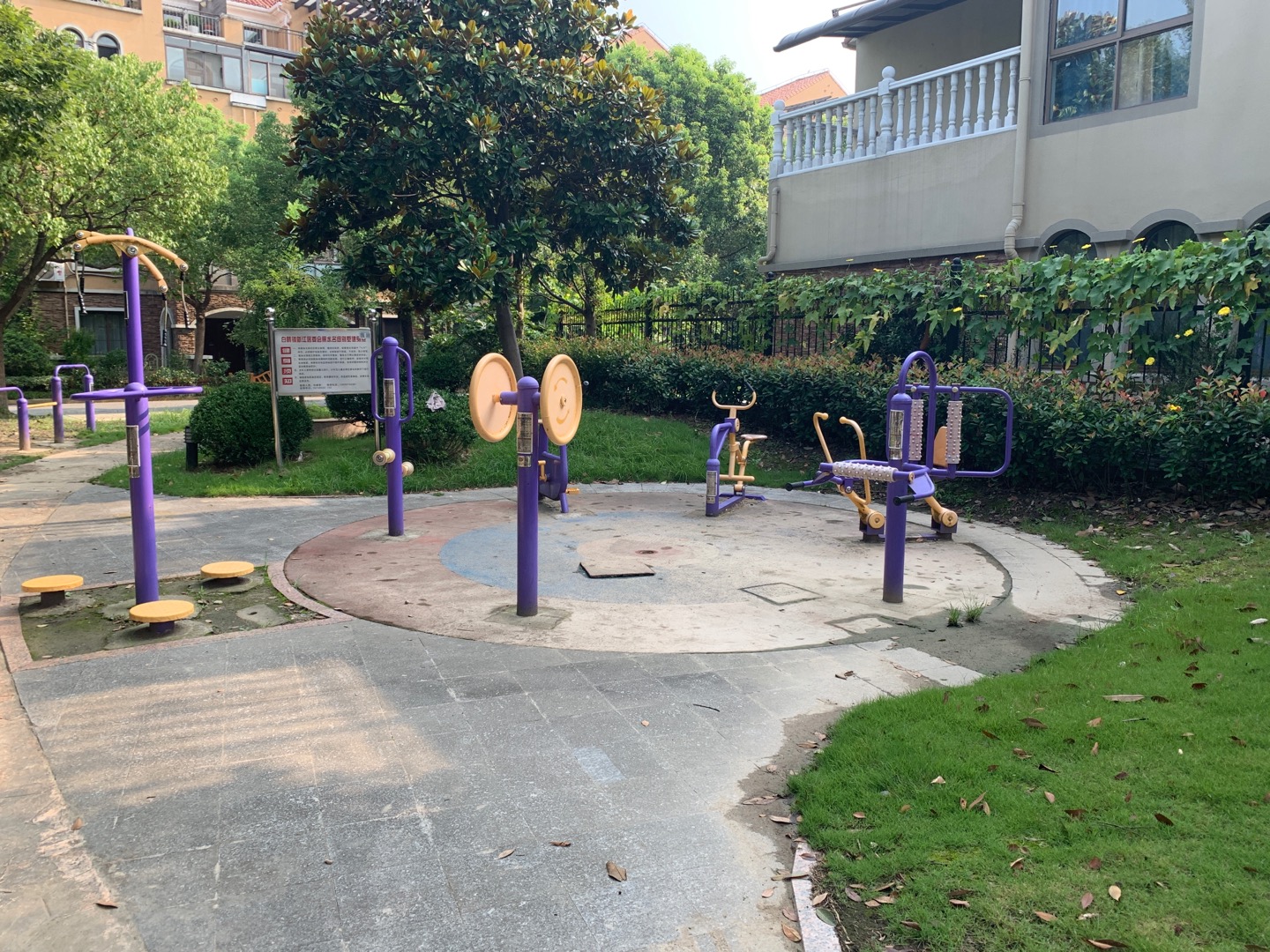 新江居委會麗水名邸別墅健身點