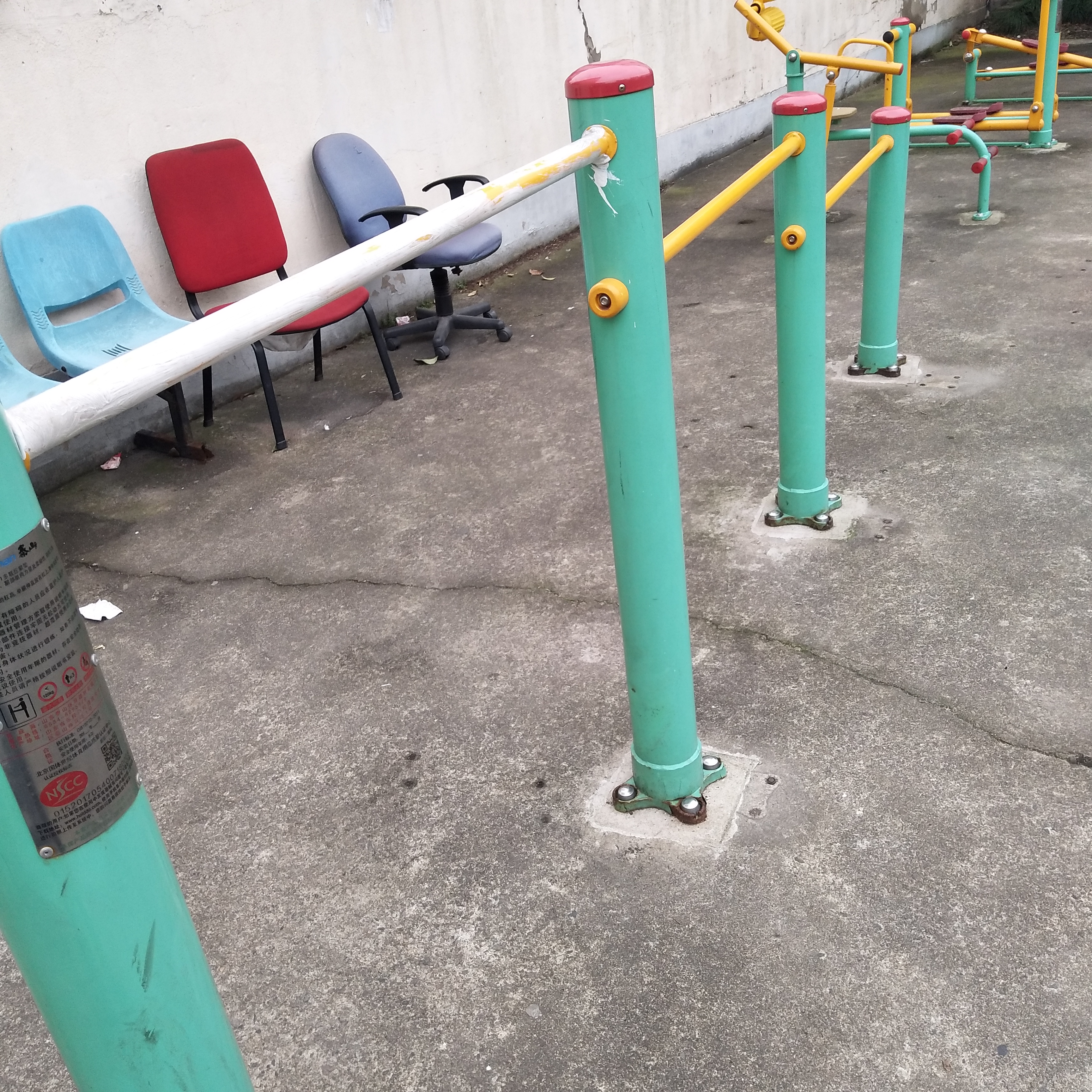 多聯(lián)壓腿架