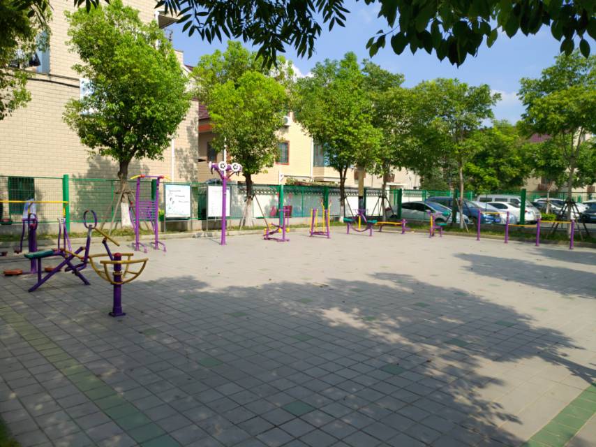 許浦村墻華健身點