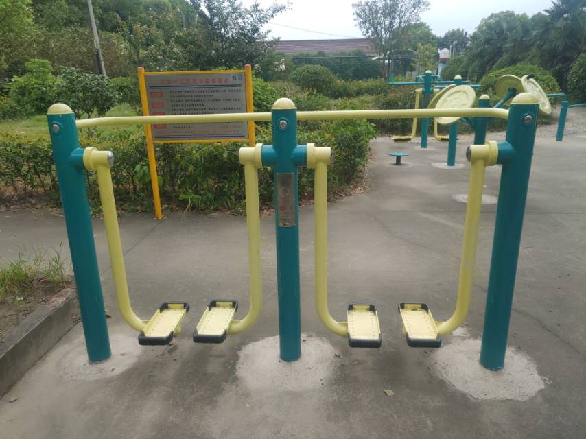 雙位太空漫步機